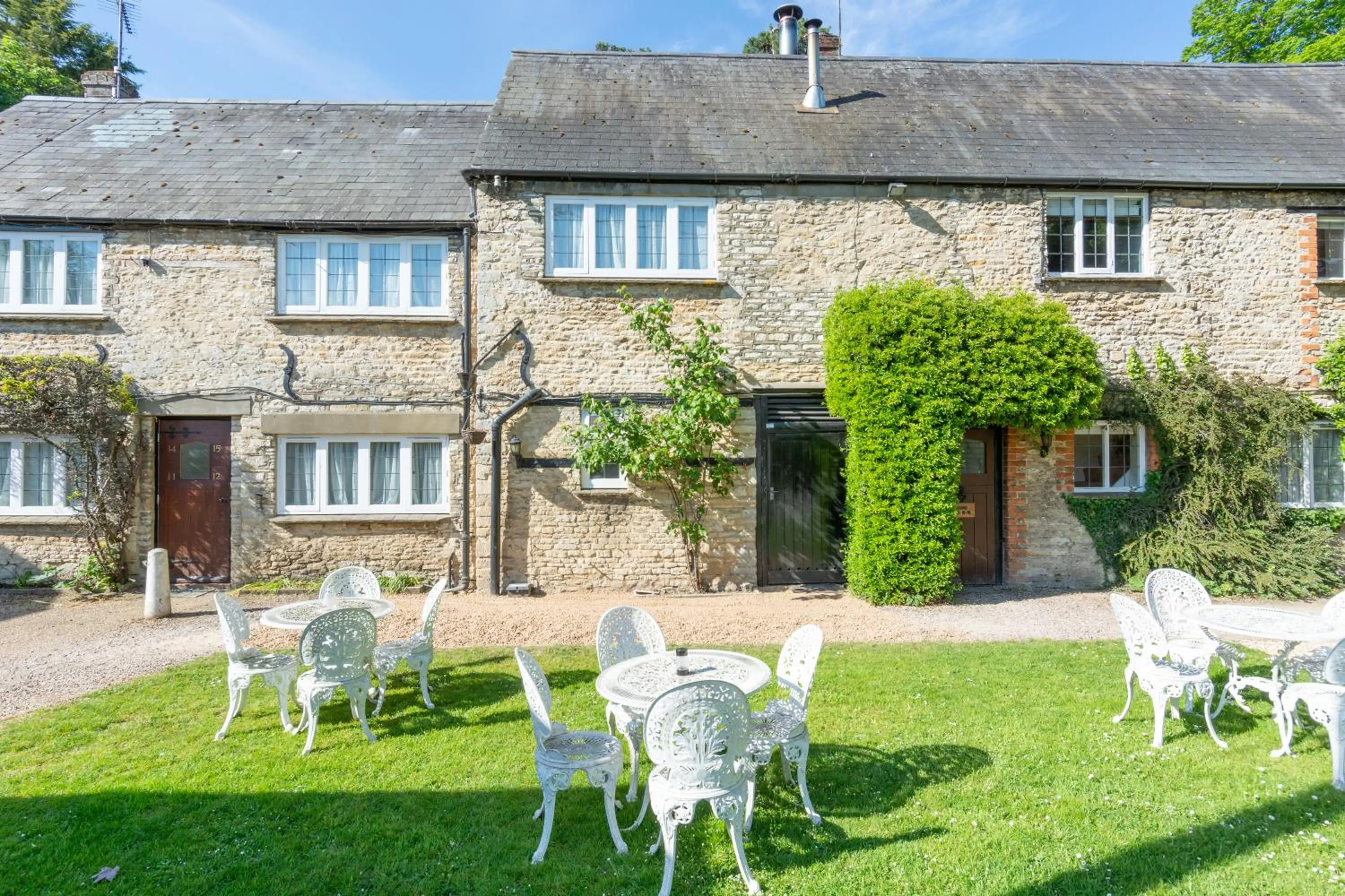 Garden in Jersey Arms Hotel Bicester