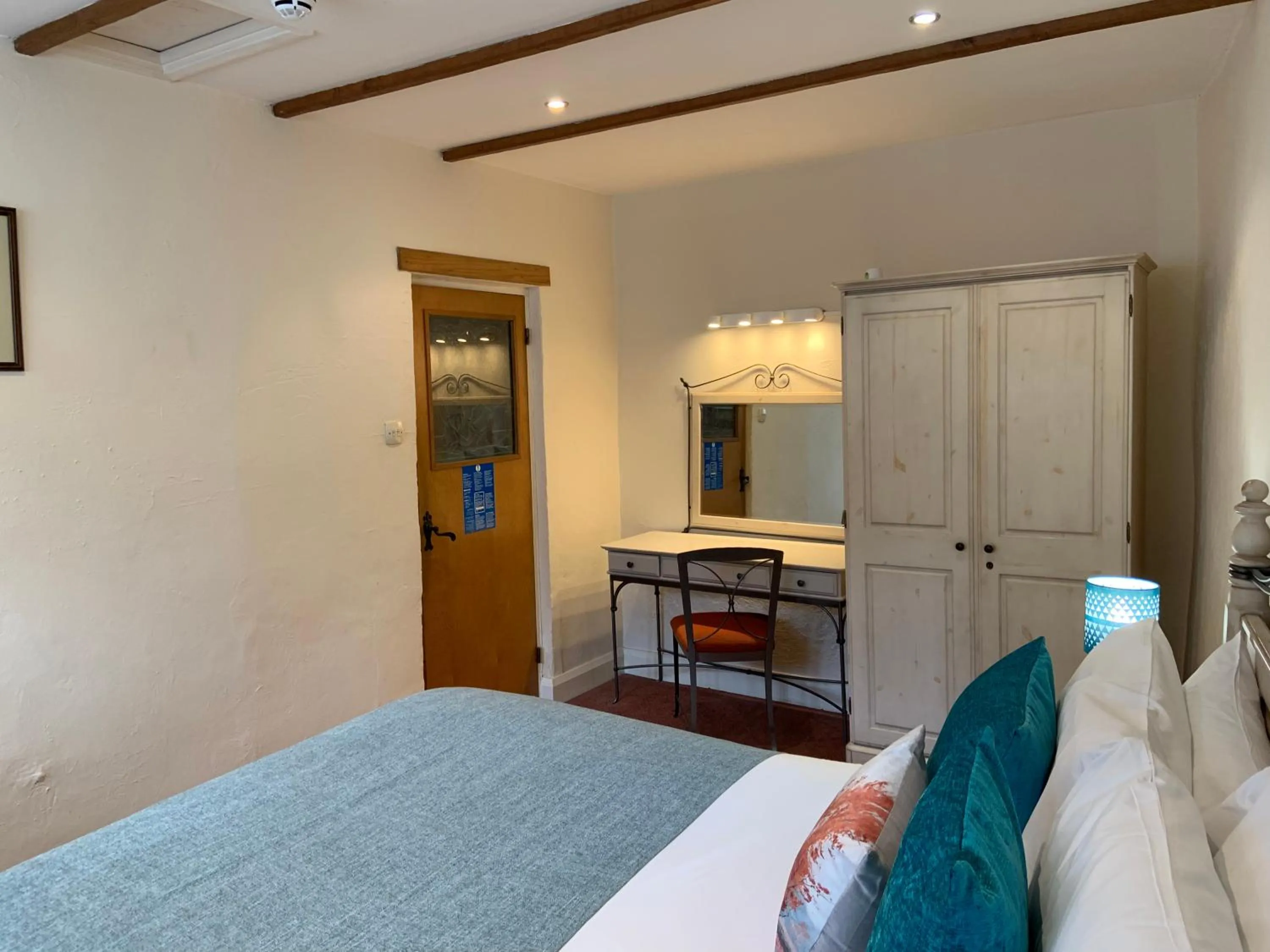 Bedroom in Jersey Arms Hotel Bicester