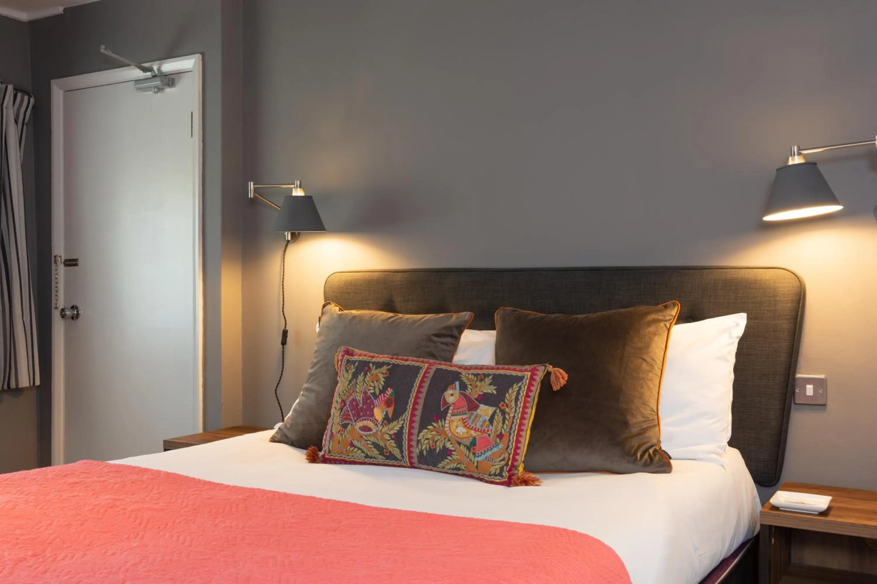 Bed in Jersey Arms Hotel Bicester