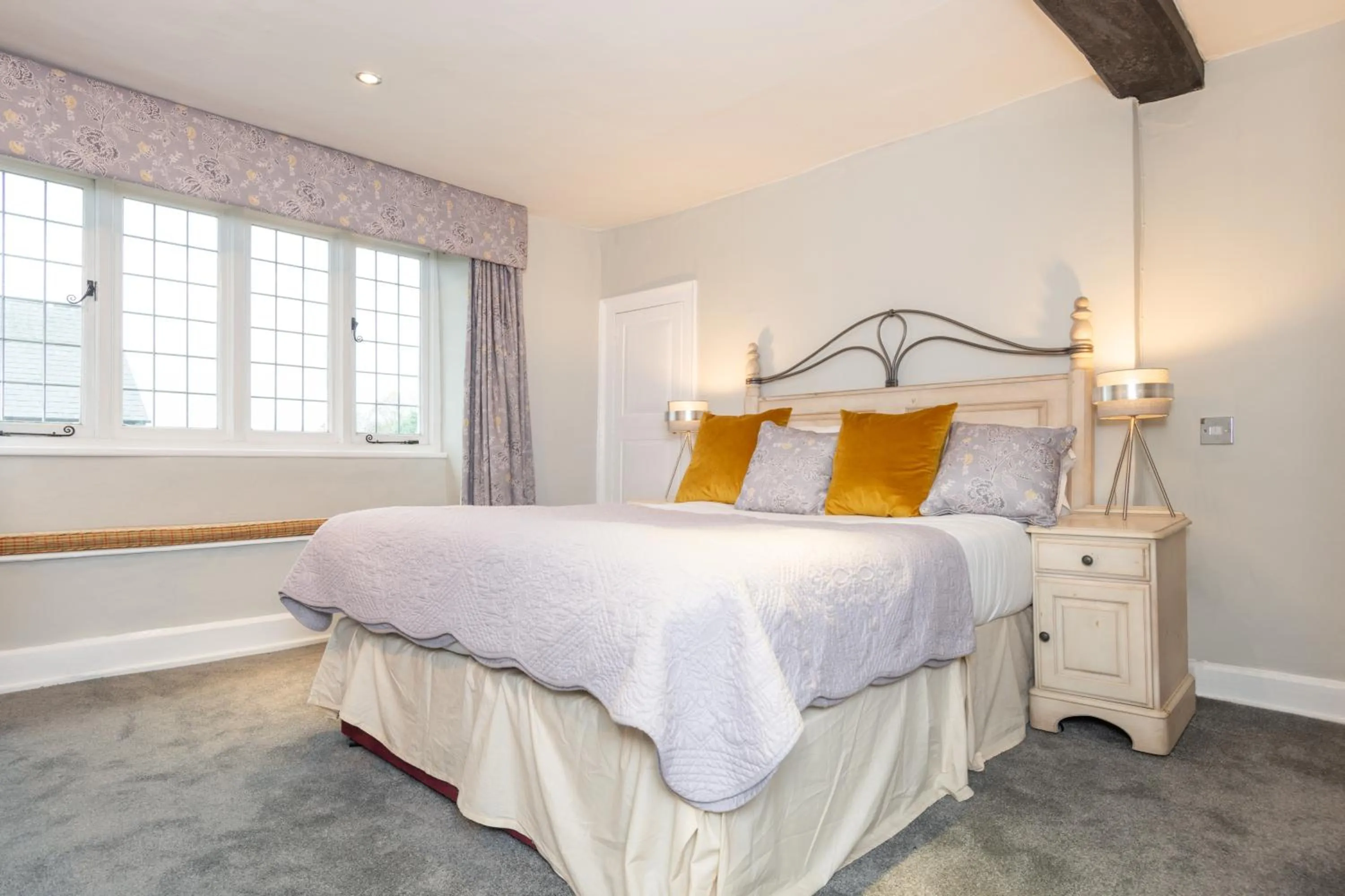 Bedroom in Jersey Arms Hotel Bicester