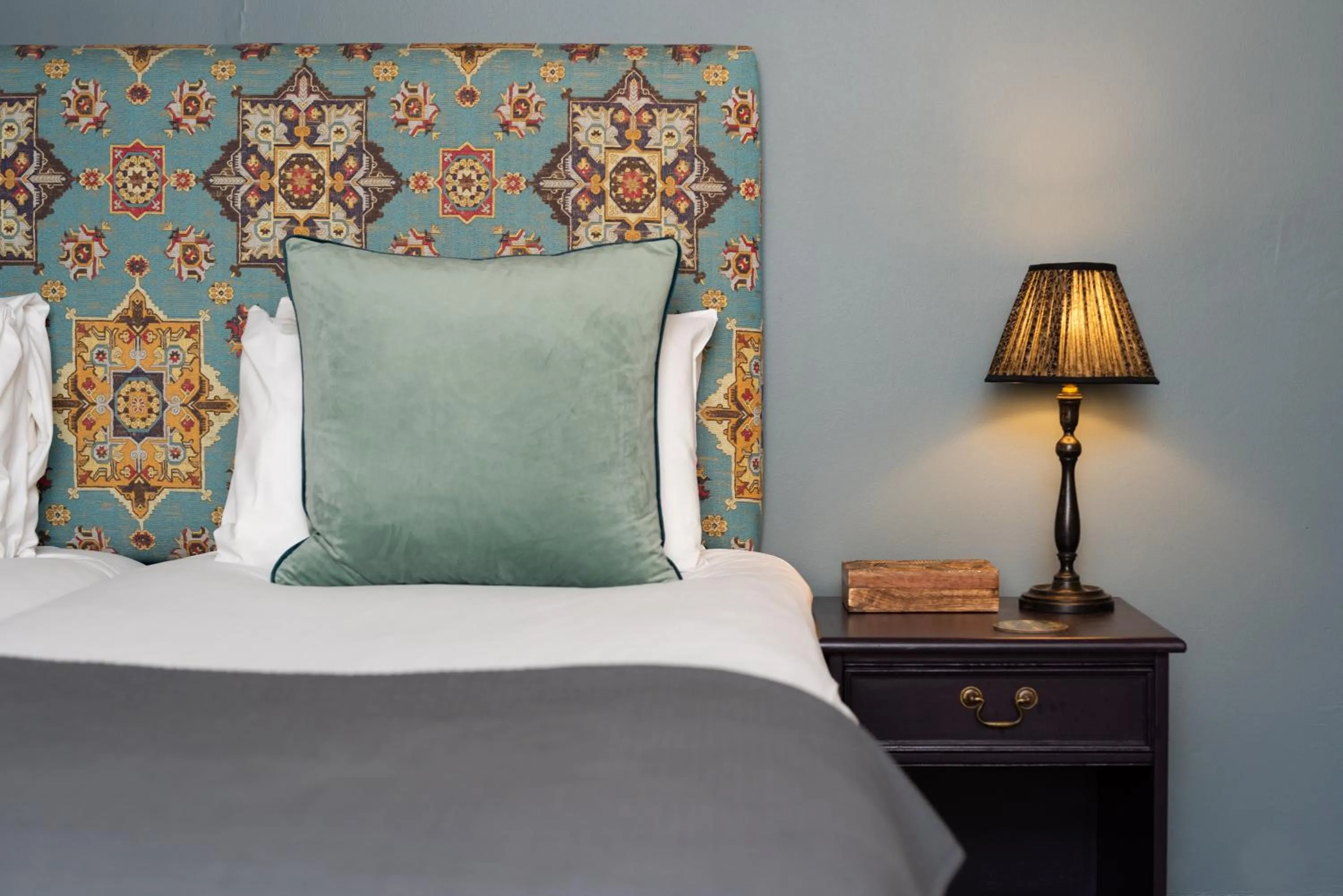 Bed in Jersey Arms Hotel Bicester