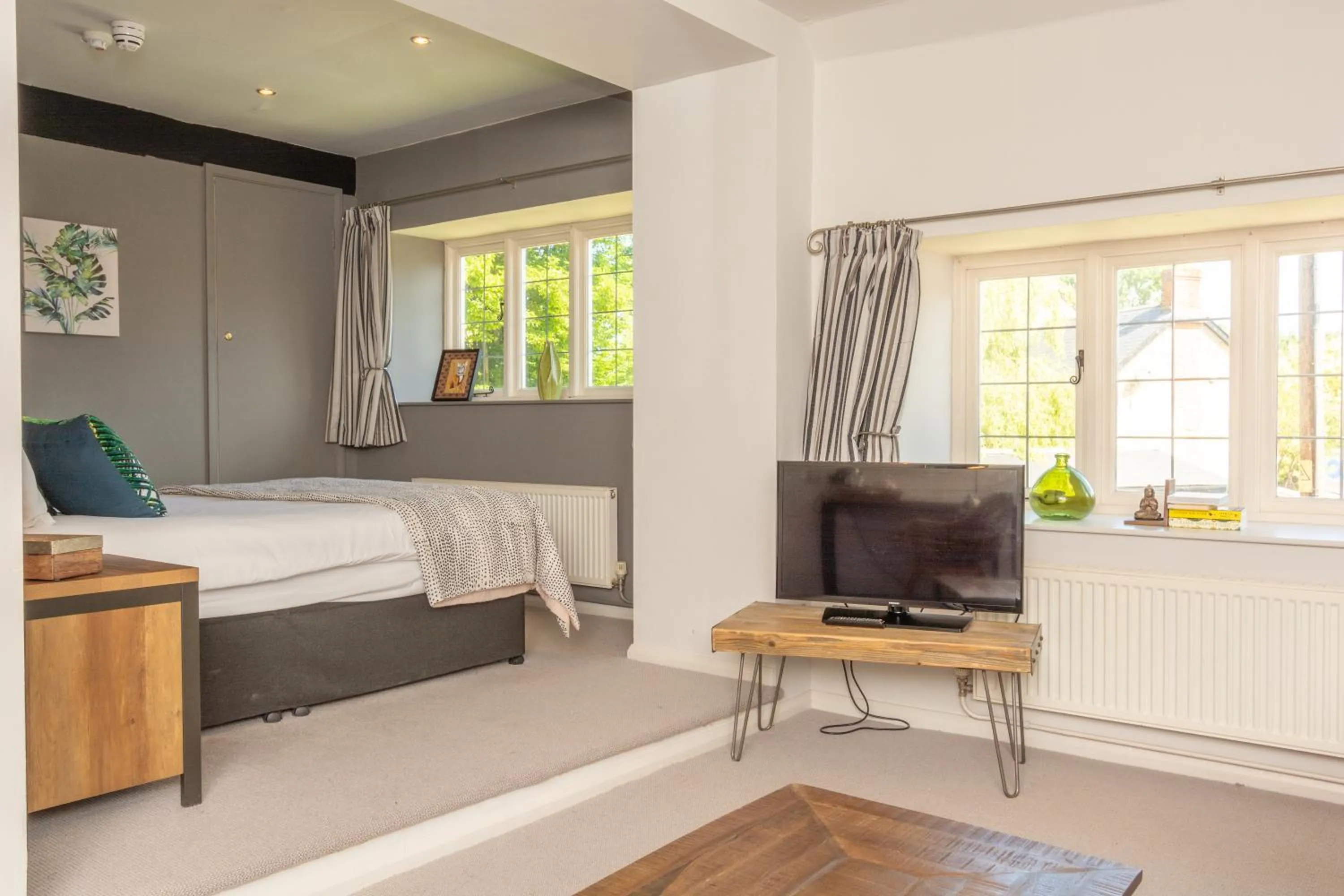 Bedroom in Jersey Arms Hotel Bicester