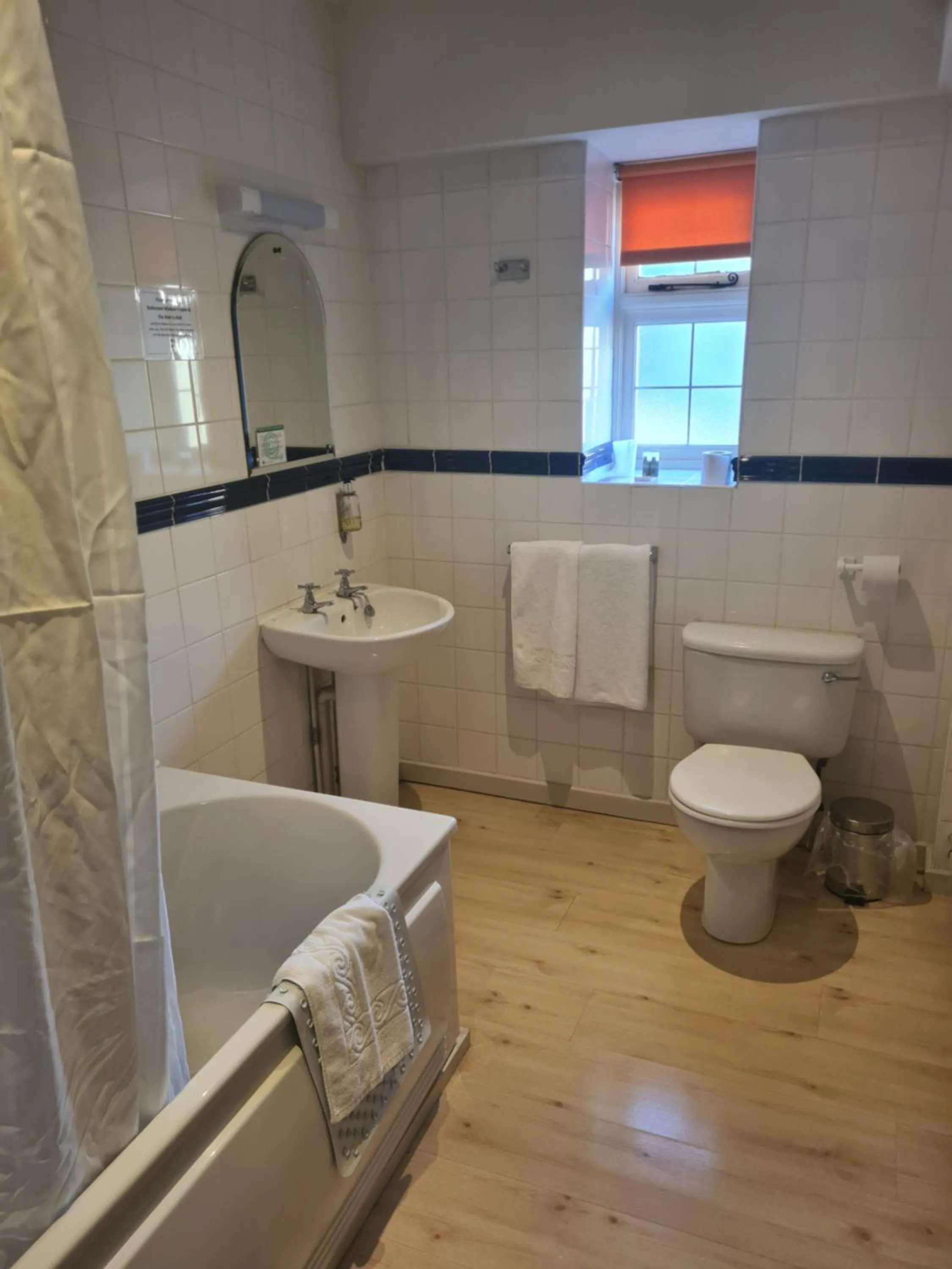 Bathroom in Jersey Arms Hotel Bicester