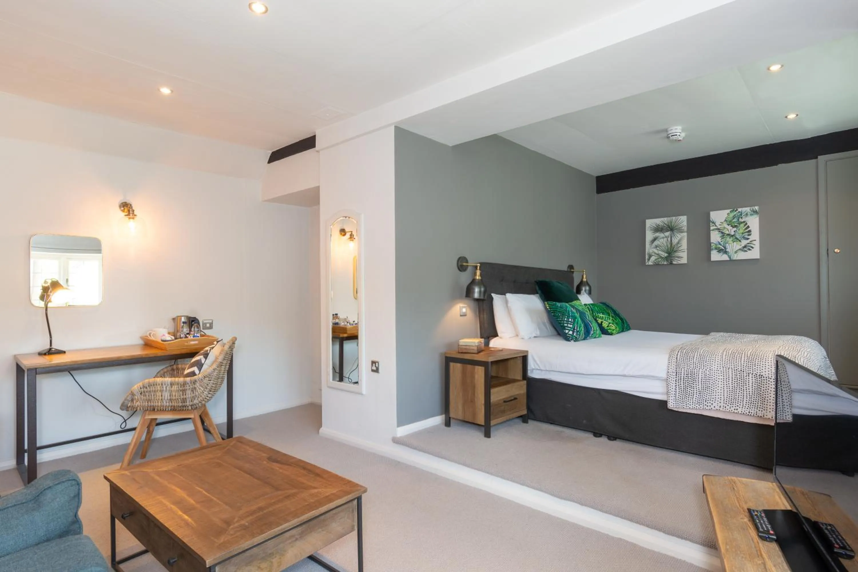 Photo of the whole room in Jersey Arms Hotel Bicester