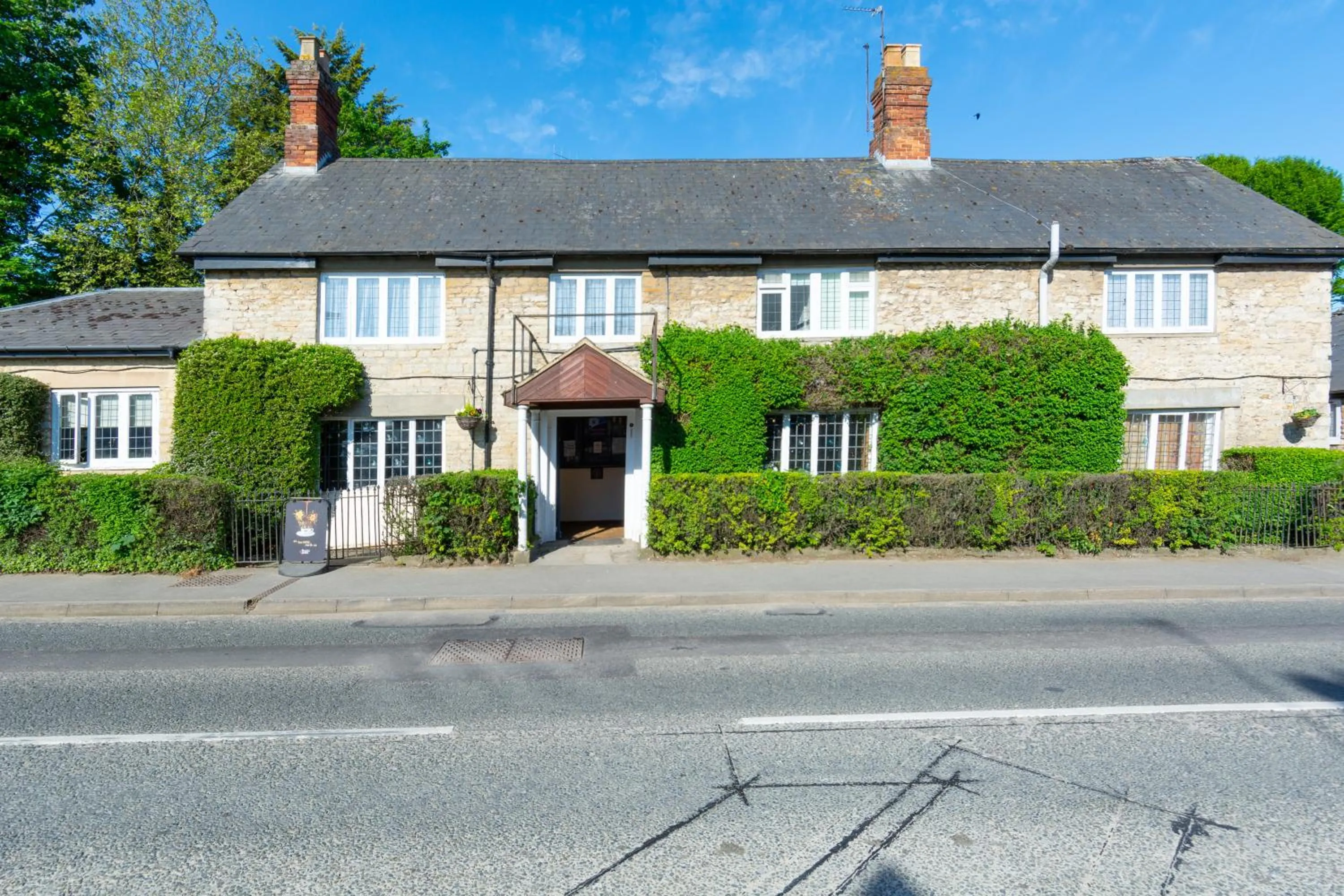 Property building in Jersey Arms Hotel Bicester