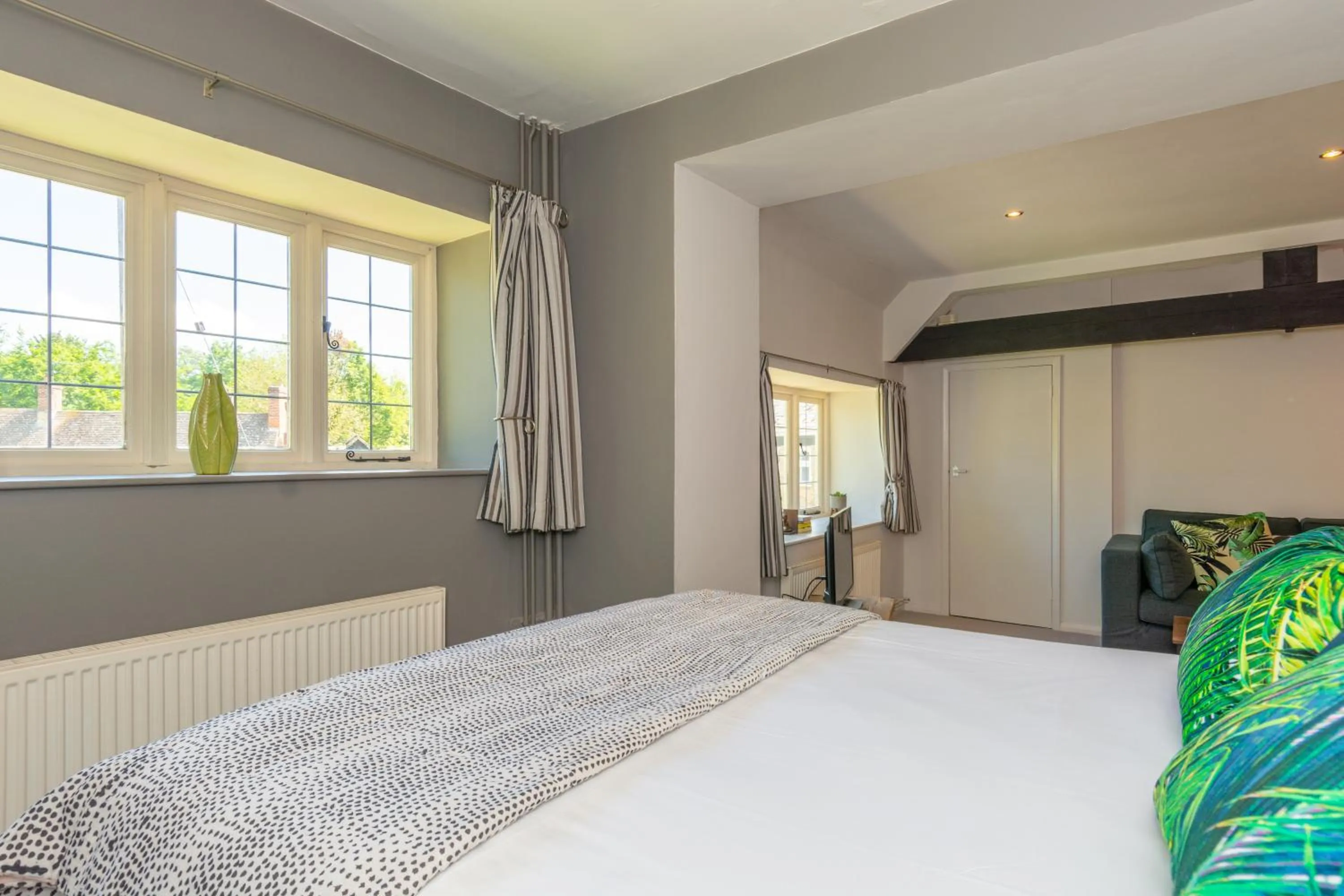 Bedroom in Jersey Arms Hotel Bicester