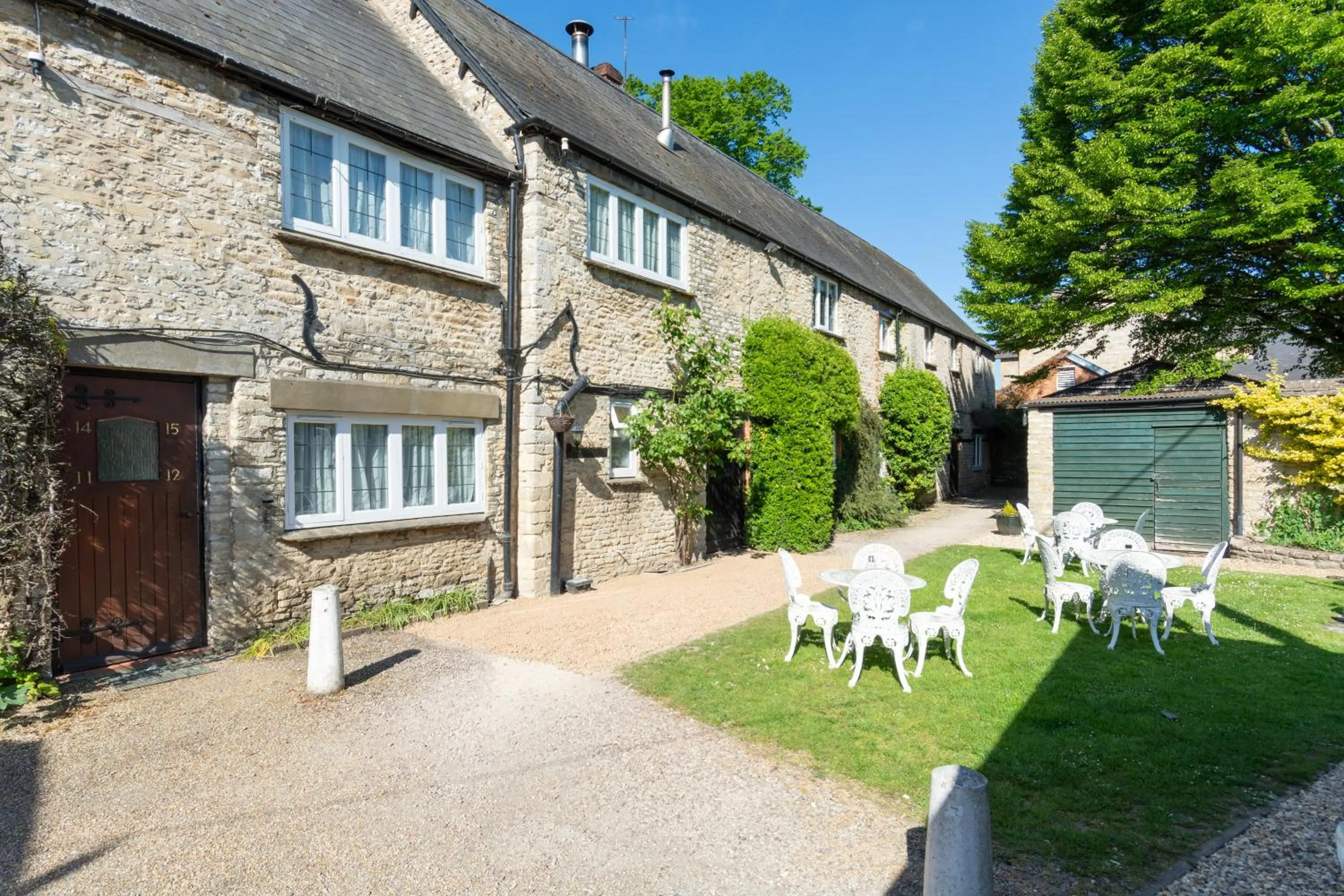 Garden in Jersey Arms Hotel Bicester