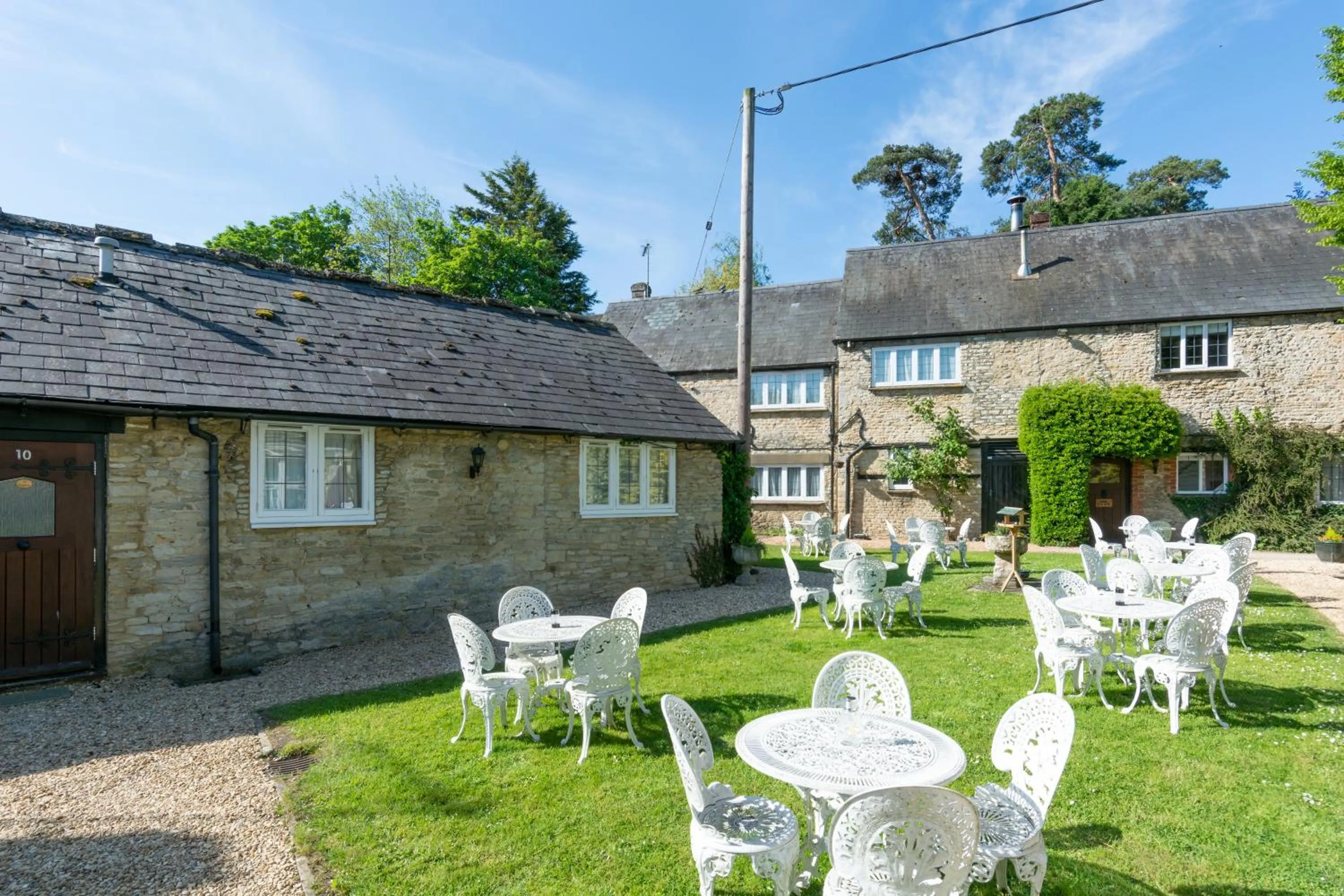 Garden in Jersey Arms Hotel Bicester