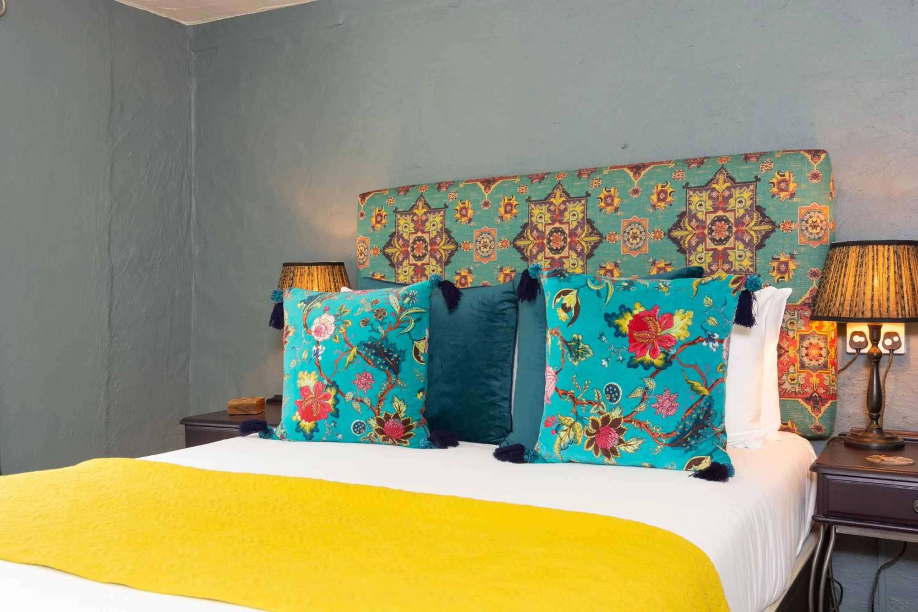 Bed in Jersey Arms Hotel Bicester