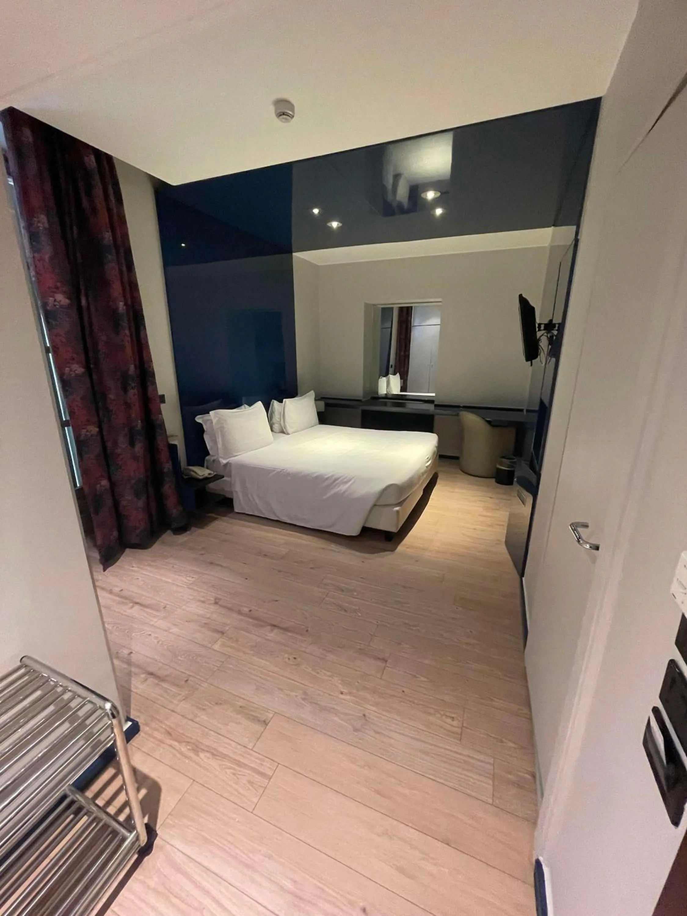 Bedroom, Bed in Sure Hotel by Best Western Turin City Centre