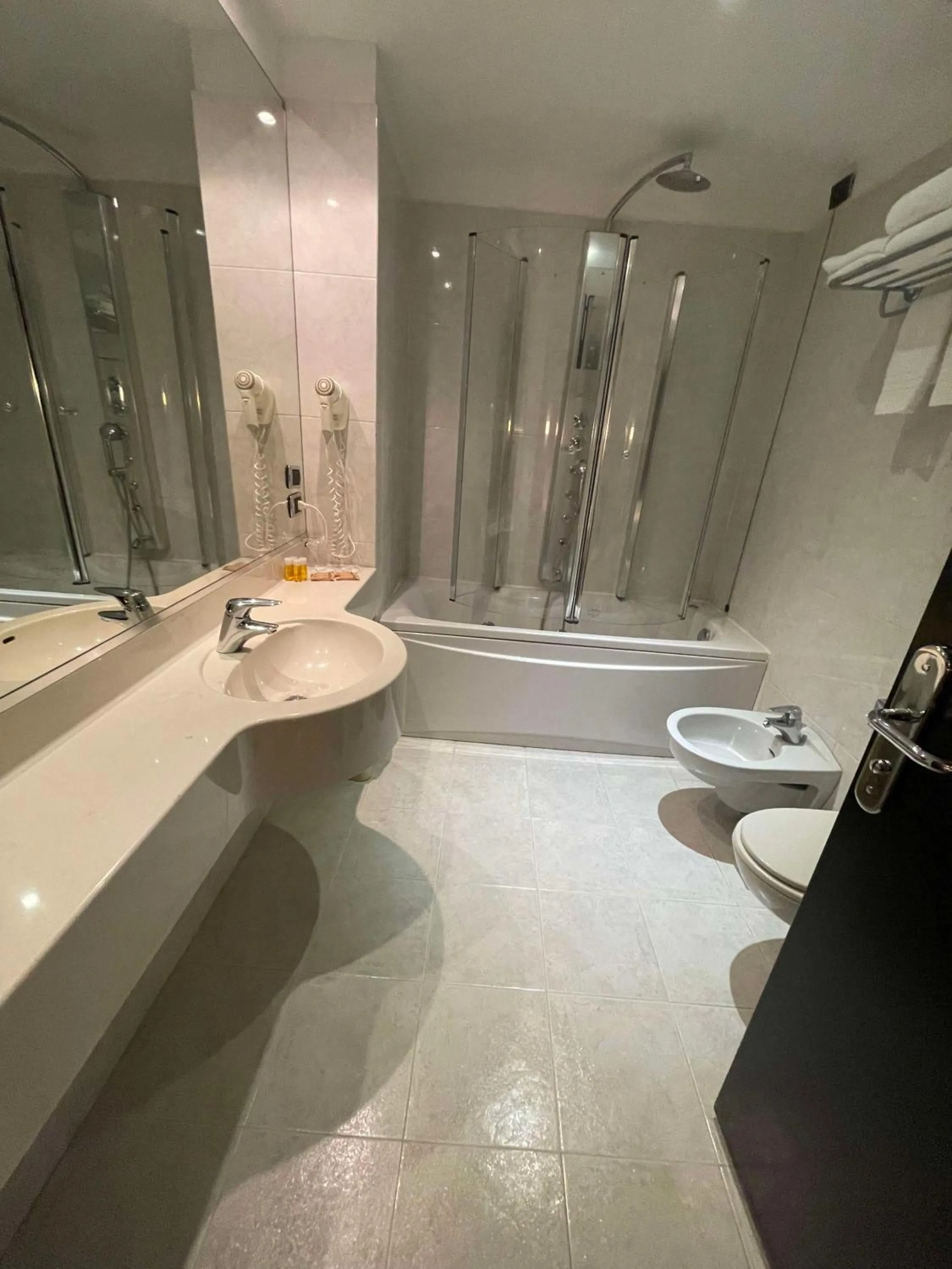 Bedroom in Sure Hotel by Best Western Turin City Centre