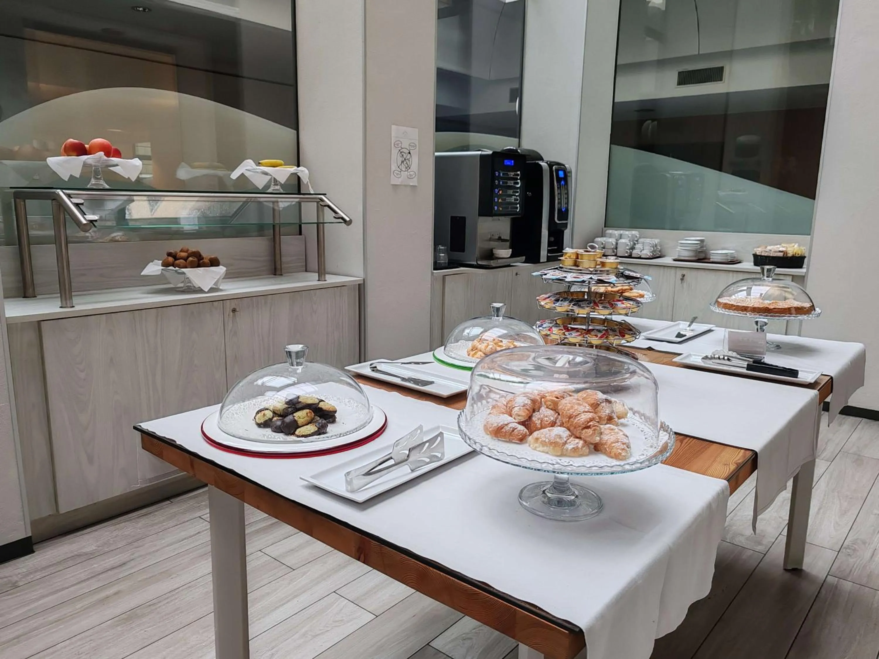 Breakfast in Sure Hotel by Best Western Turin City Centre