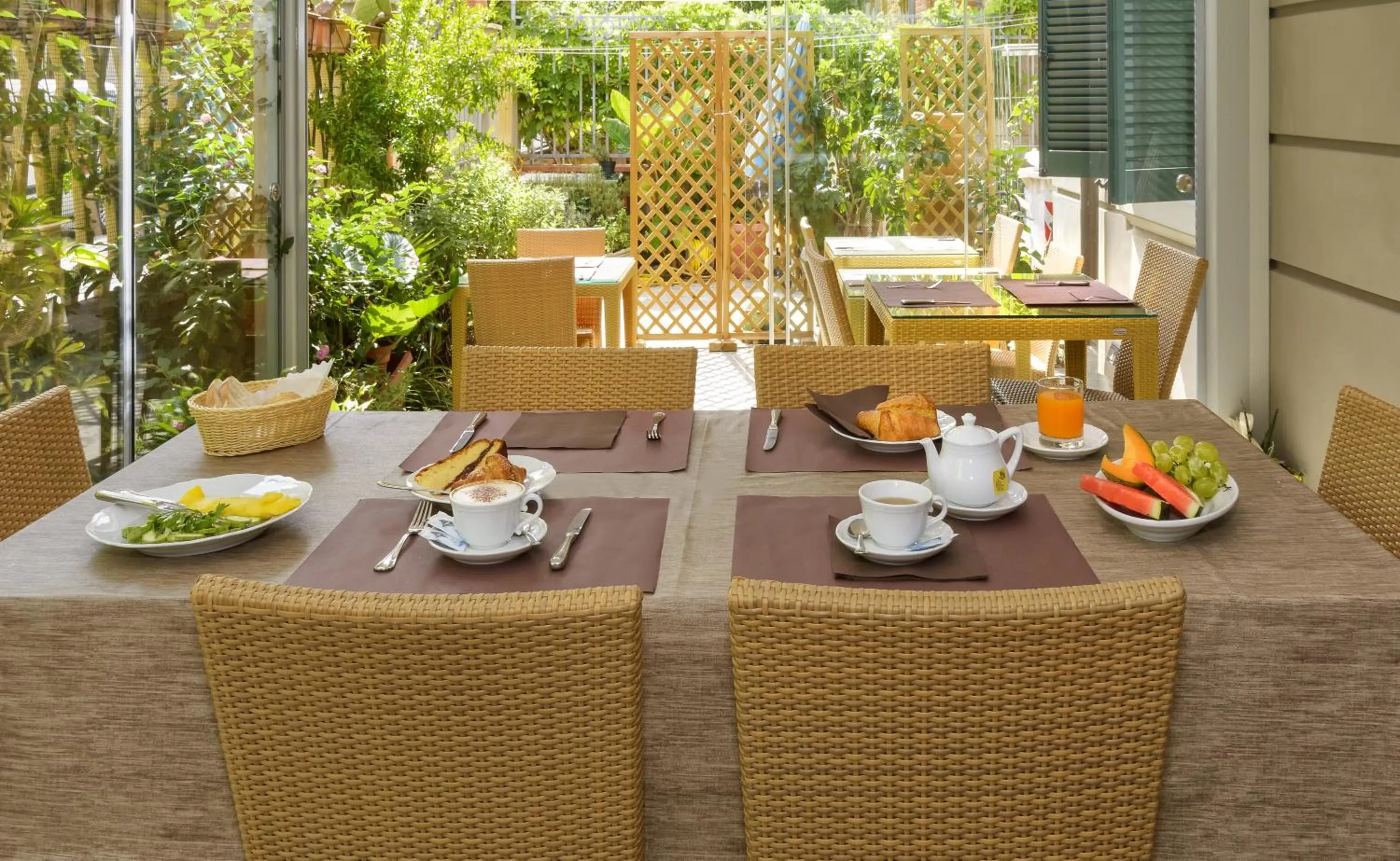 Breakfast in Hotel Vittoria