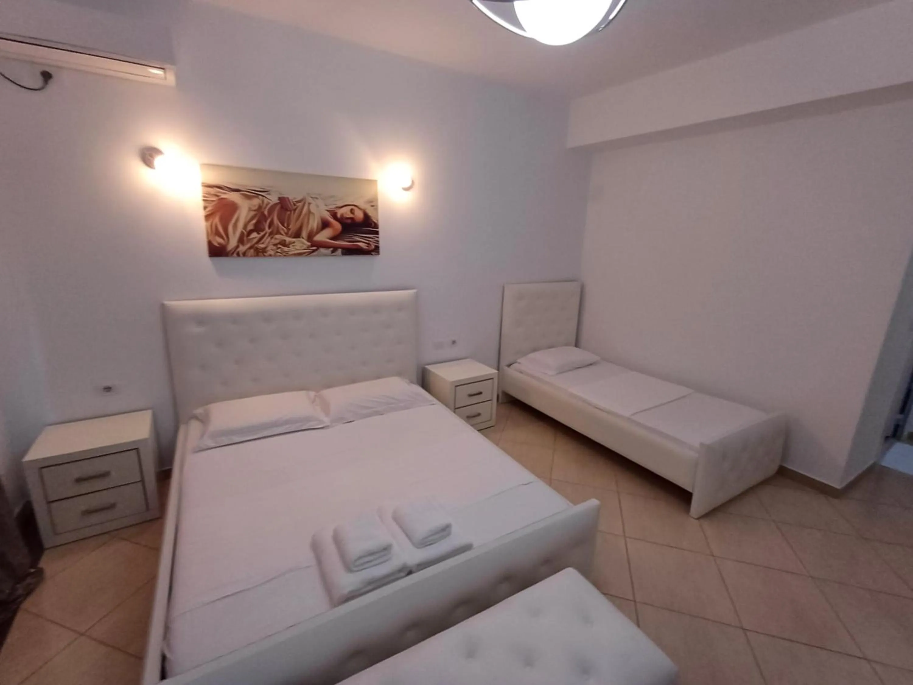 Bed in Hotel Sherifi