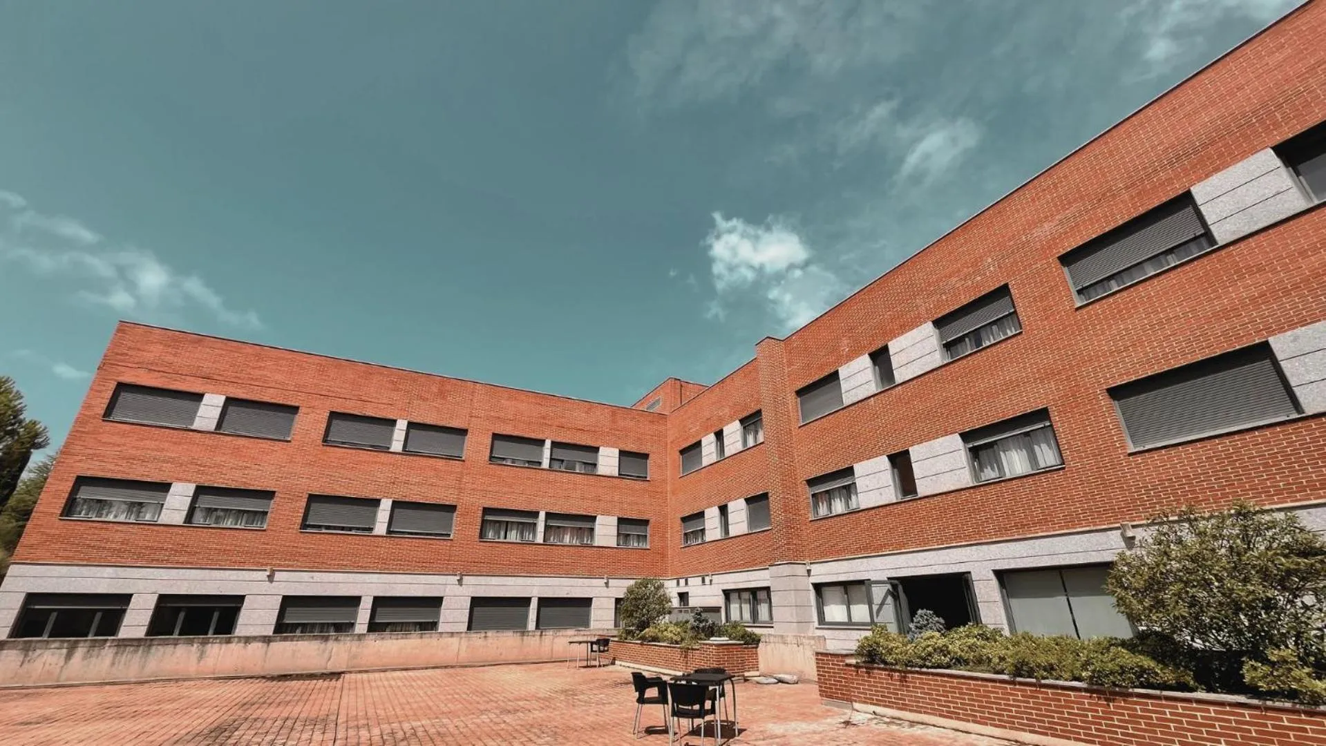 Inner courtyard view in Hotel-Apartamentos Tartesos