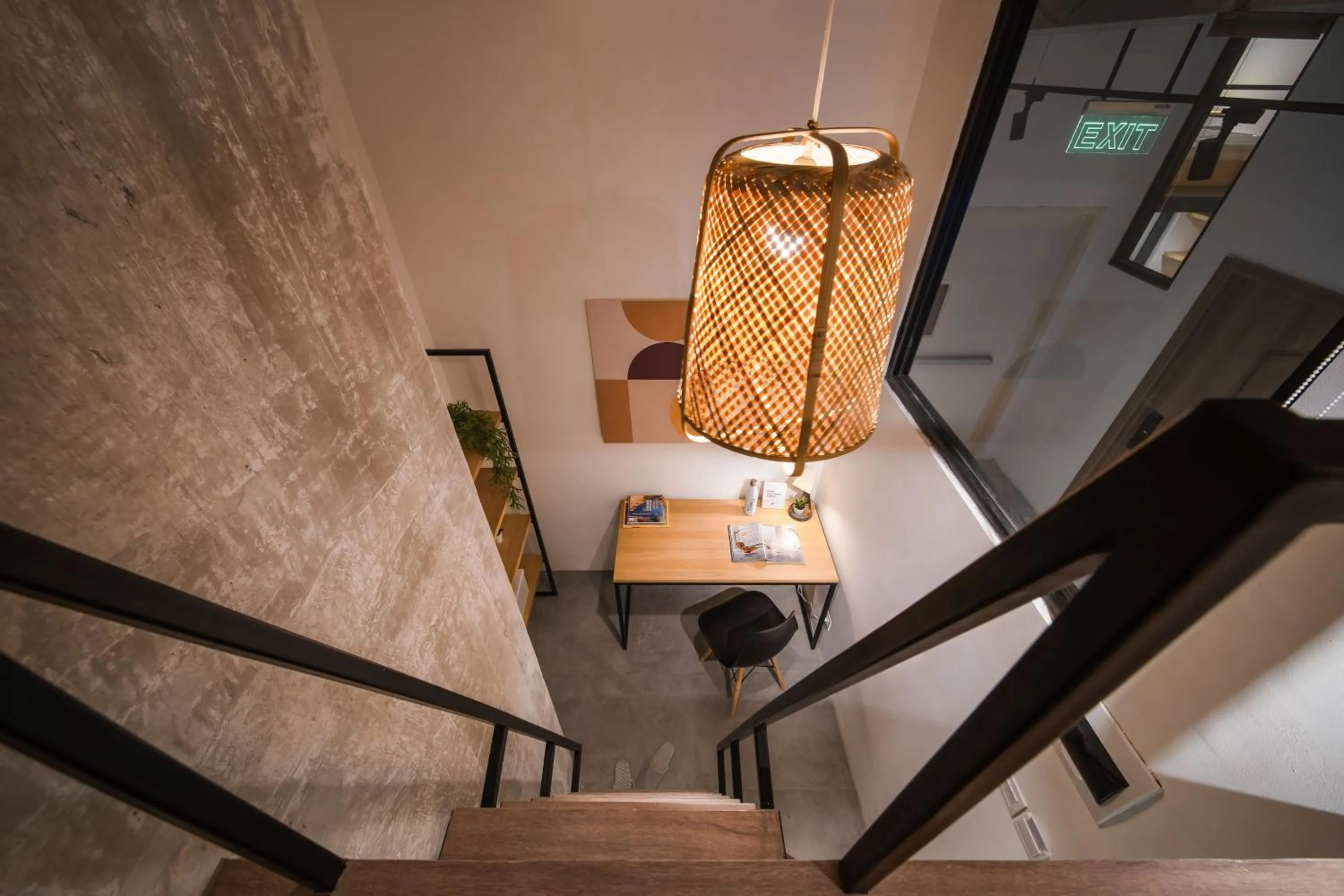 Photo of the whole room in Cove Hillcrest