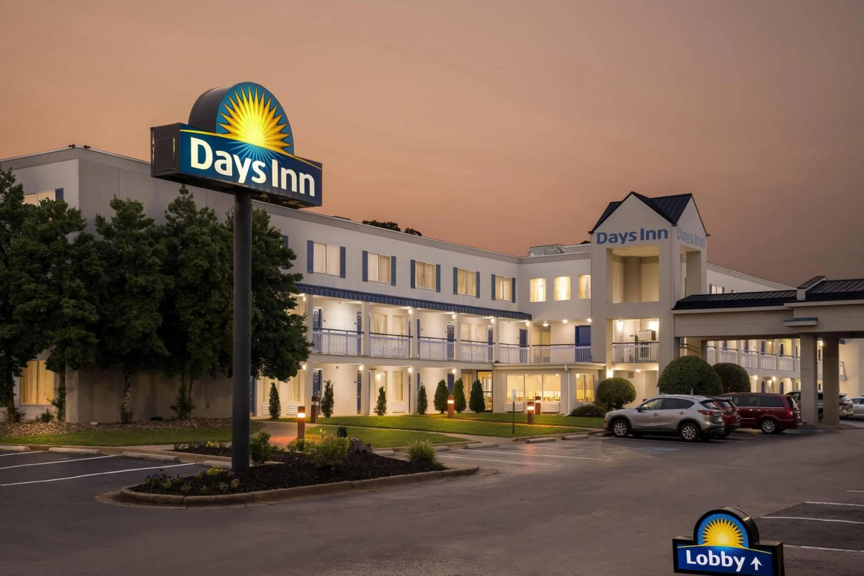 Property building in Days Inn by Wyndham Chattanooga/Hamilton Place