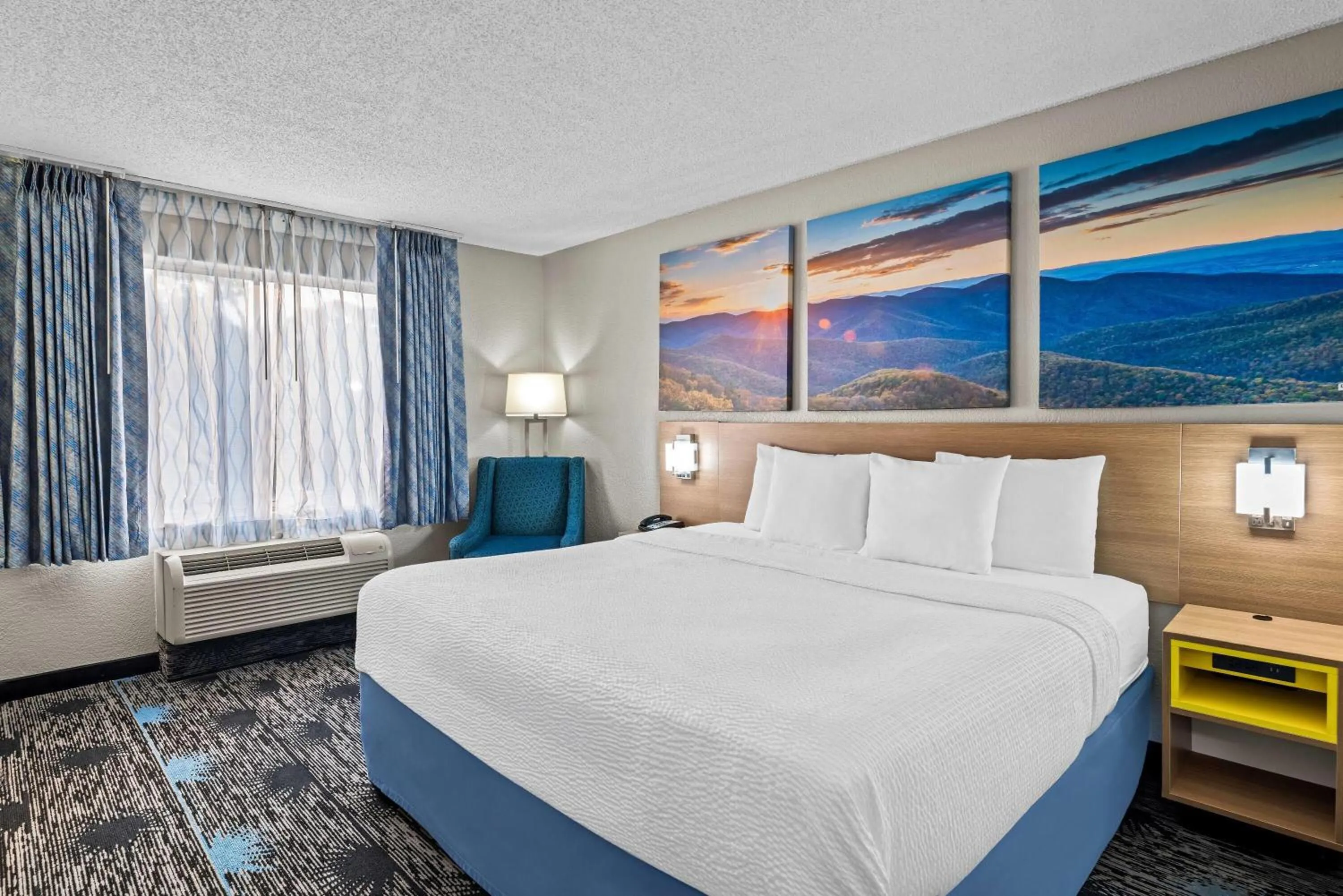 Bed in Days Inn by Wyndham Chattanooga/Hamilton Place