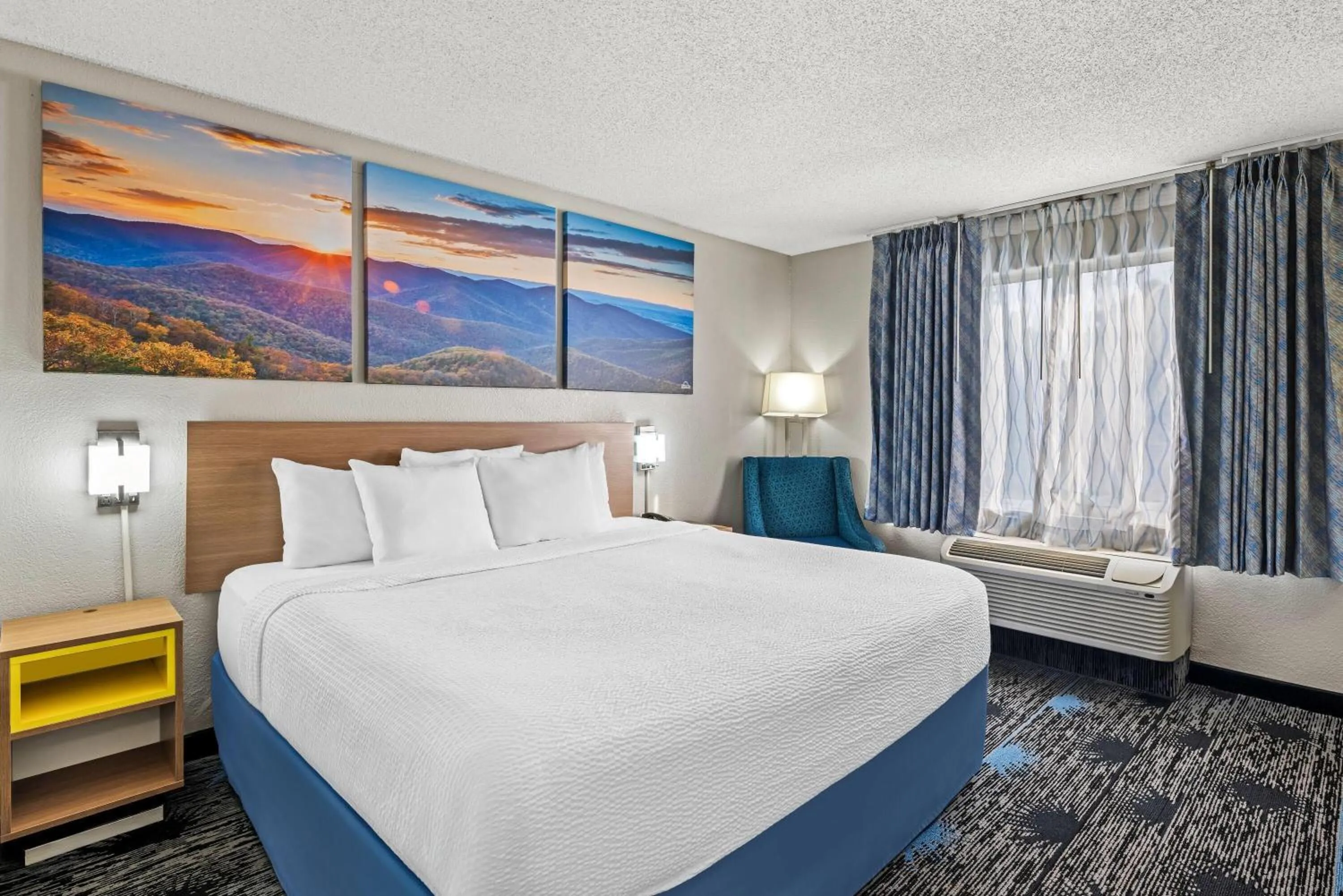 Bed in Days Inn by Wyndham Chattanooga/Hamilton Place