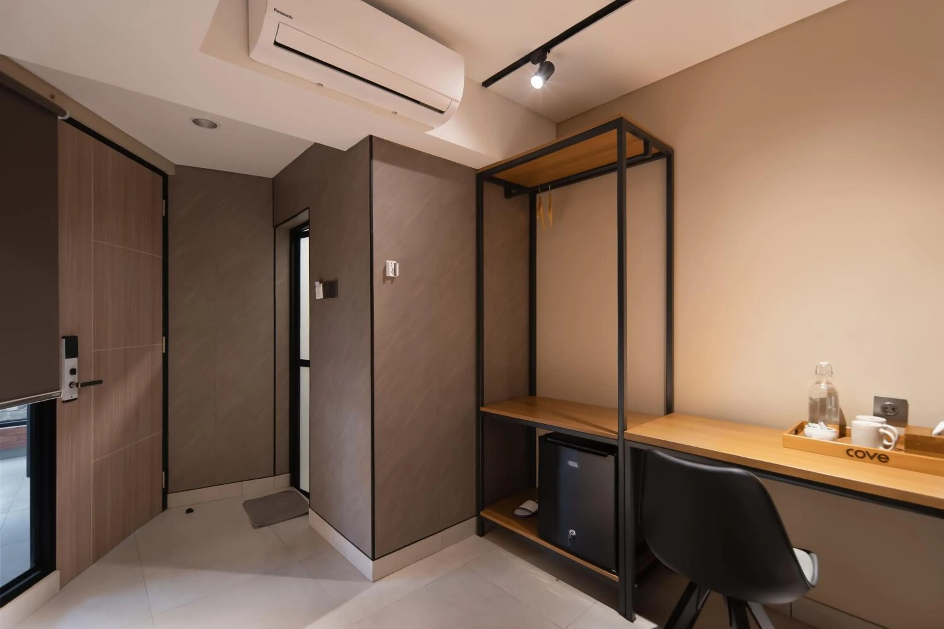 Photo of the whole room in Cove Prima