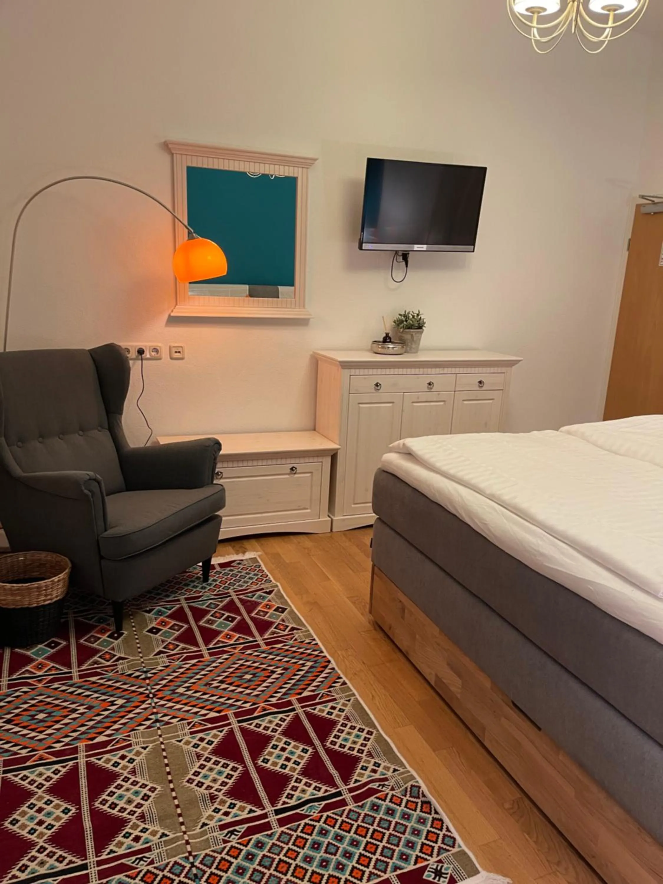 Photo of the whole room, Bed in Hotel und Restaurant Neuhauser