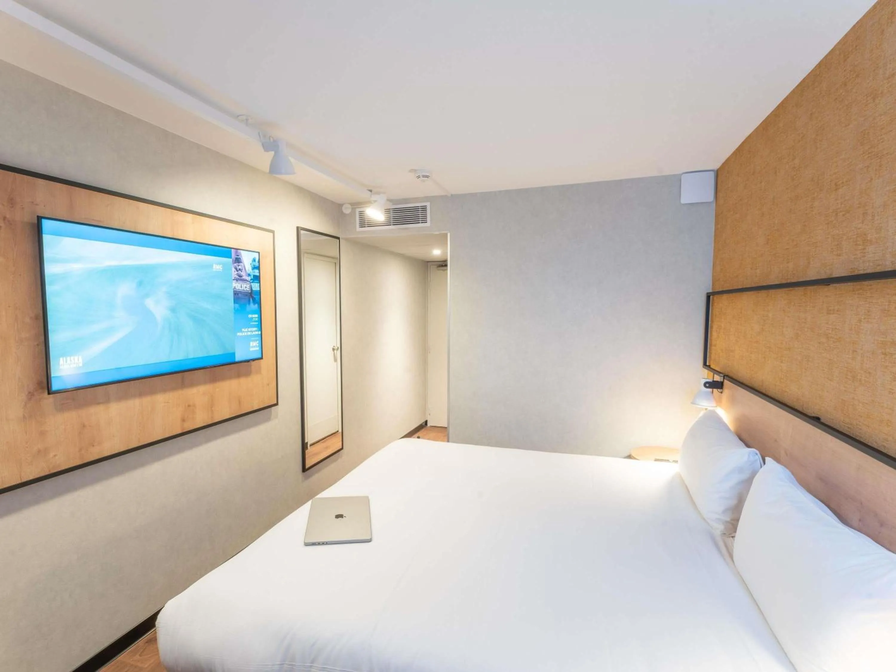 Bedroom, Bed in ibis Paris Nord Porte de Saint Ouen