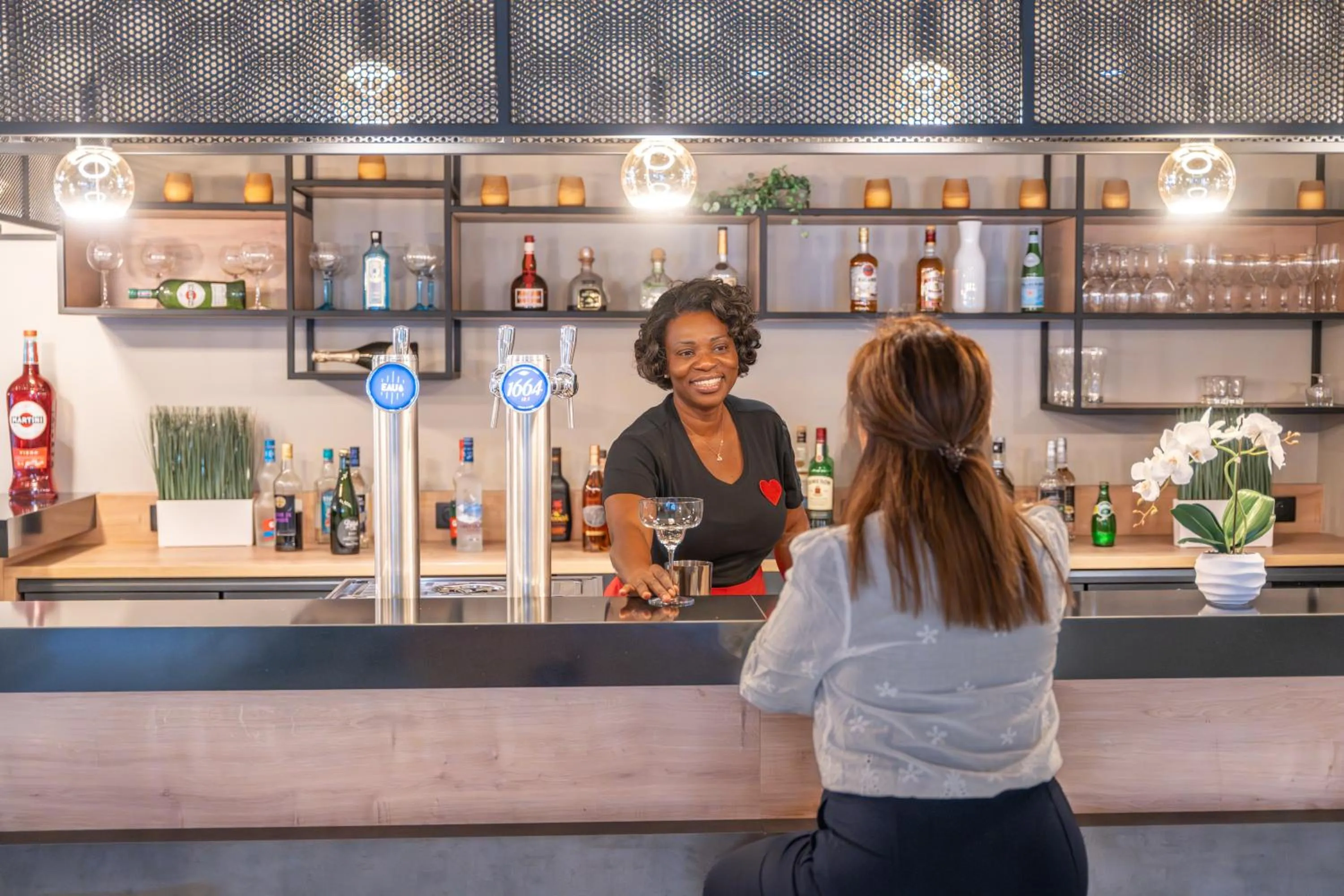 Lounge or bar in ibis Paris Nord Porte de Saint Ouen