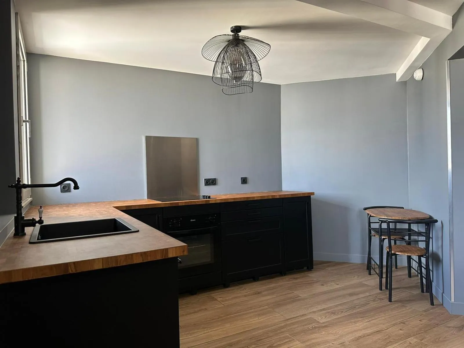 Kitchen or kitchenette in Hotel Inn Paris Nord Porte de Saint Ouen