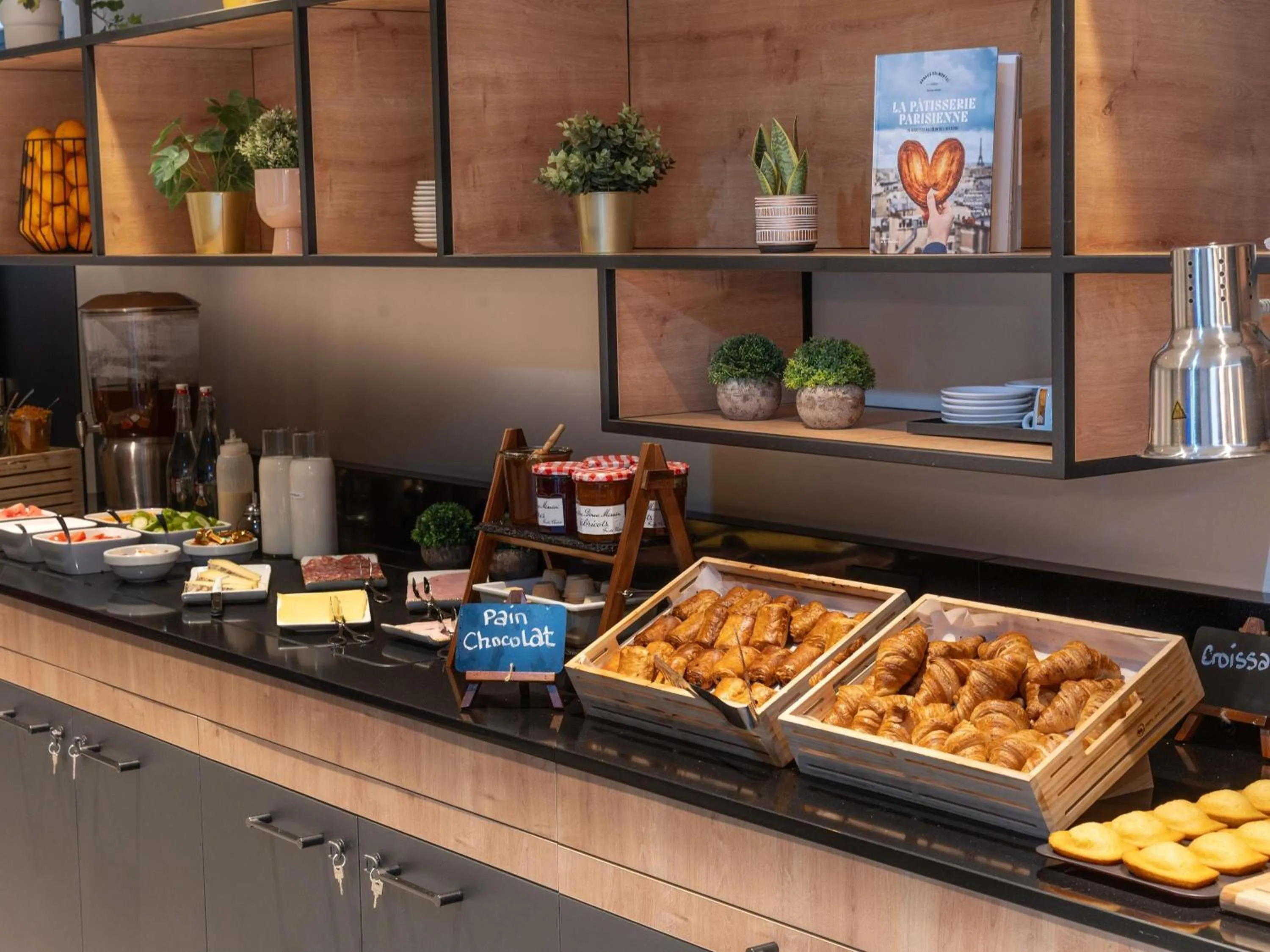 Breakfast in ibis Paris Nord Porte de Saint Ouen