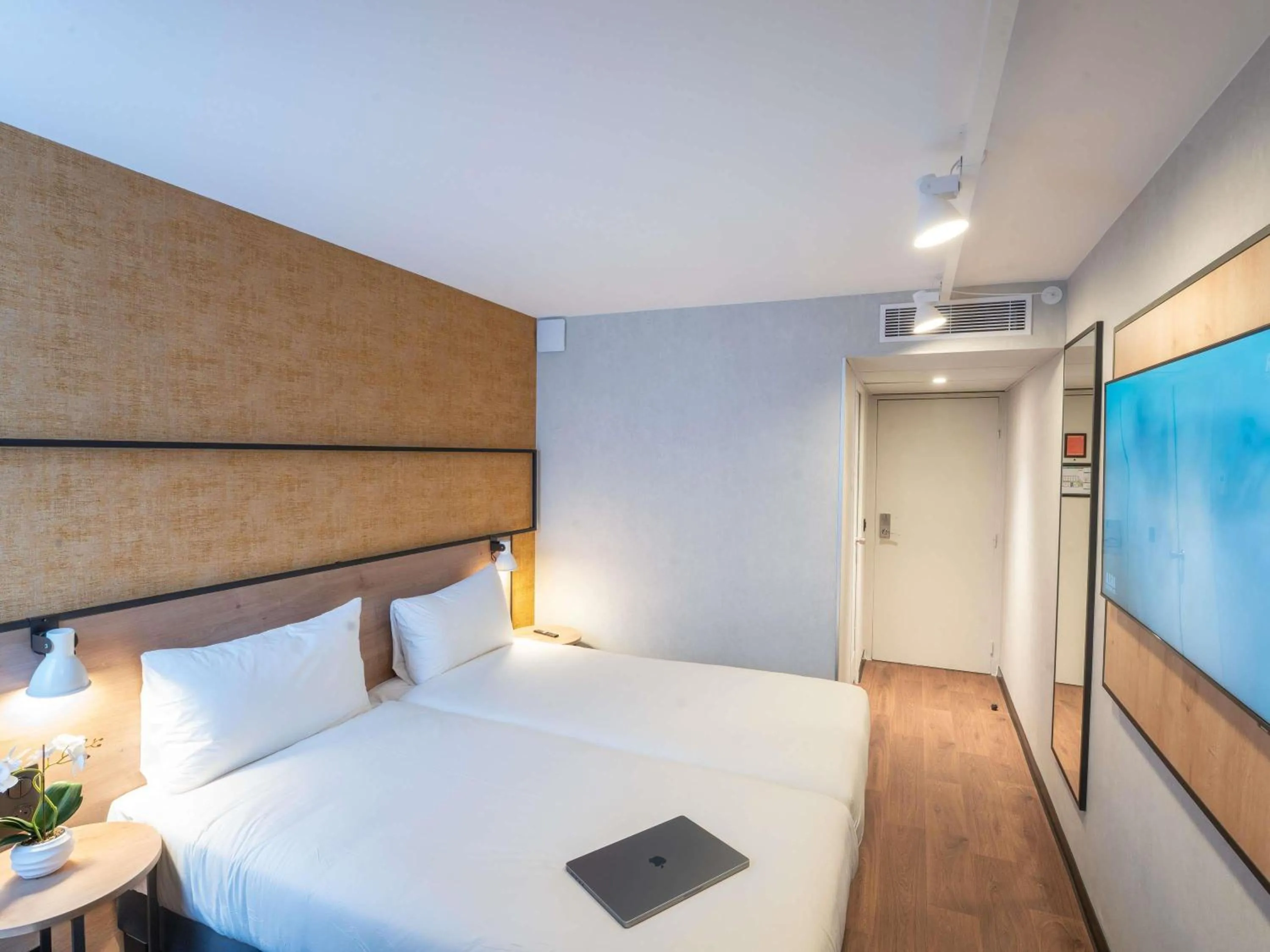 Bedroom, Bed in ibis Paris Nord Porte de Saint Ouen