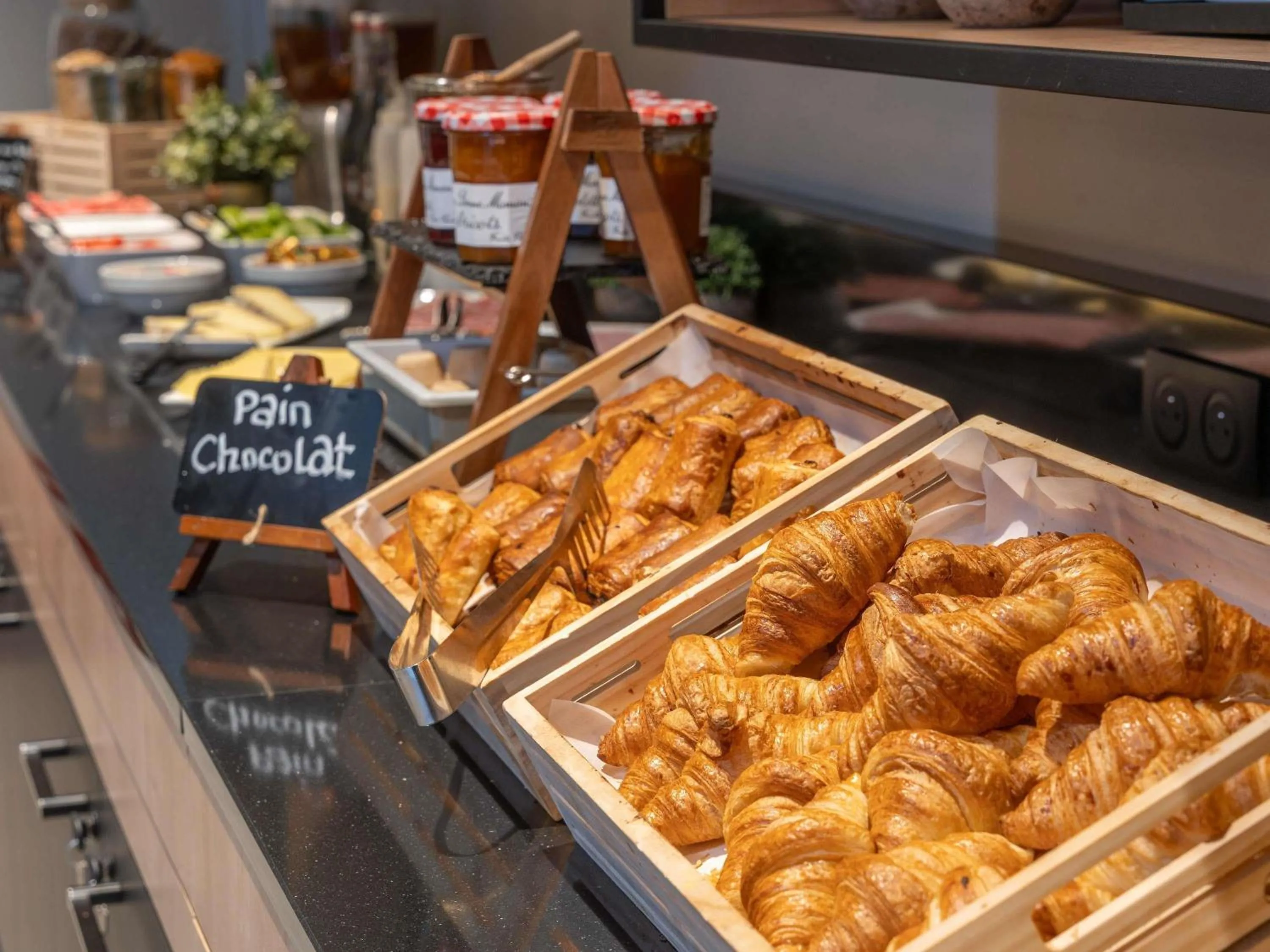 Breakfast in ibis Paris Nord Porte de Saint Ouen