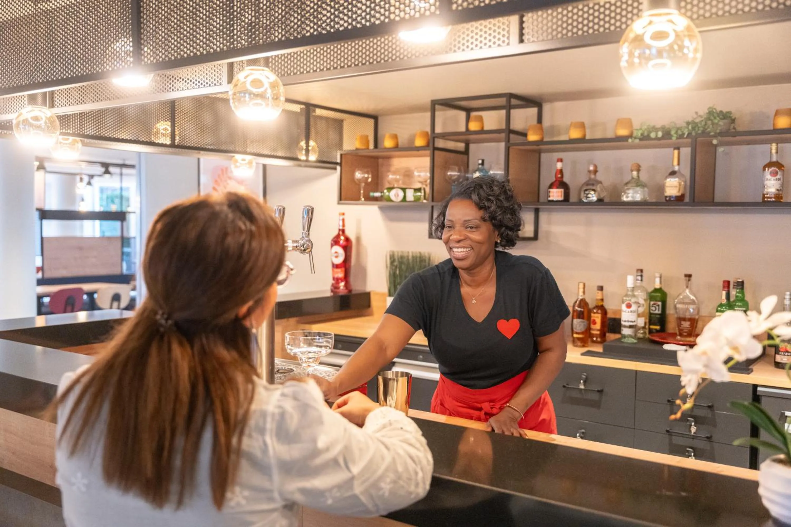 Lounge or bar in ibis Paris Nord Porte de Saint Ouen