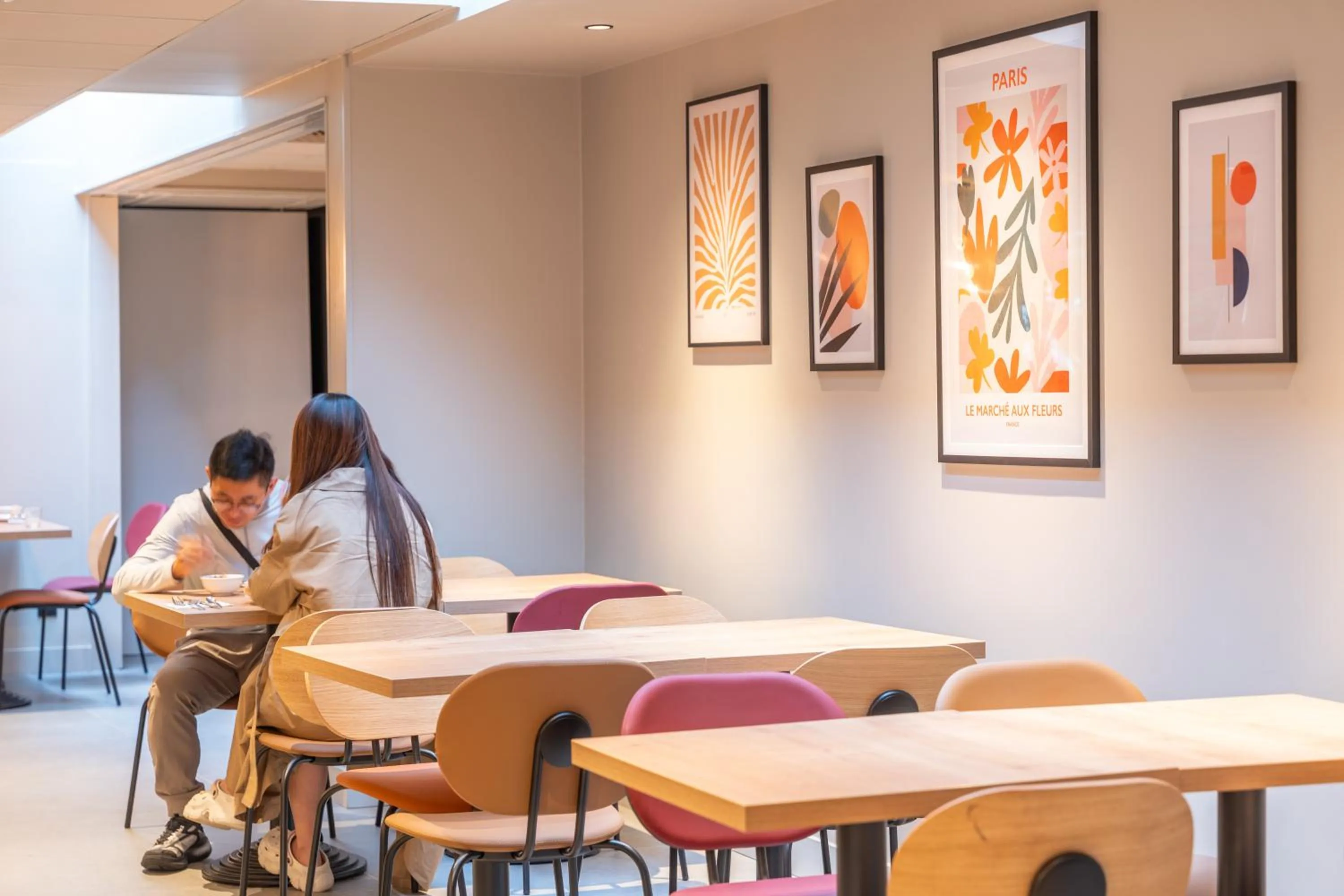 Restaurant/places to eat in ibis Paris Nord Porte de Saint Ouen