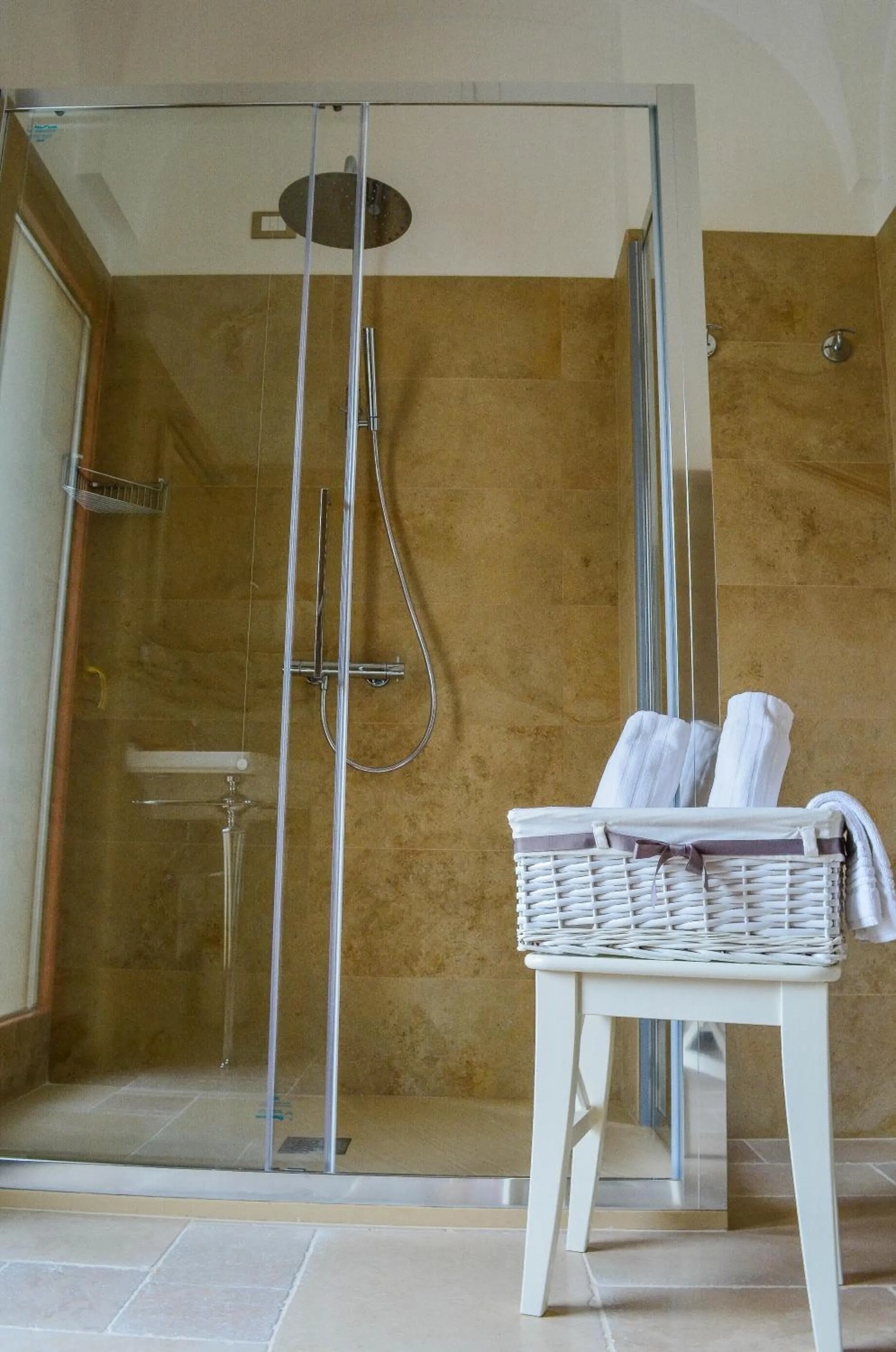 Shower in Hotel Masseria Tutosa