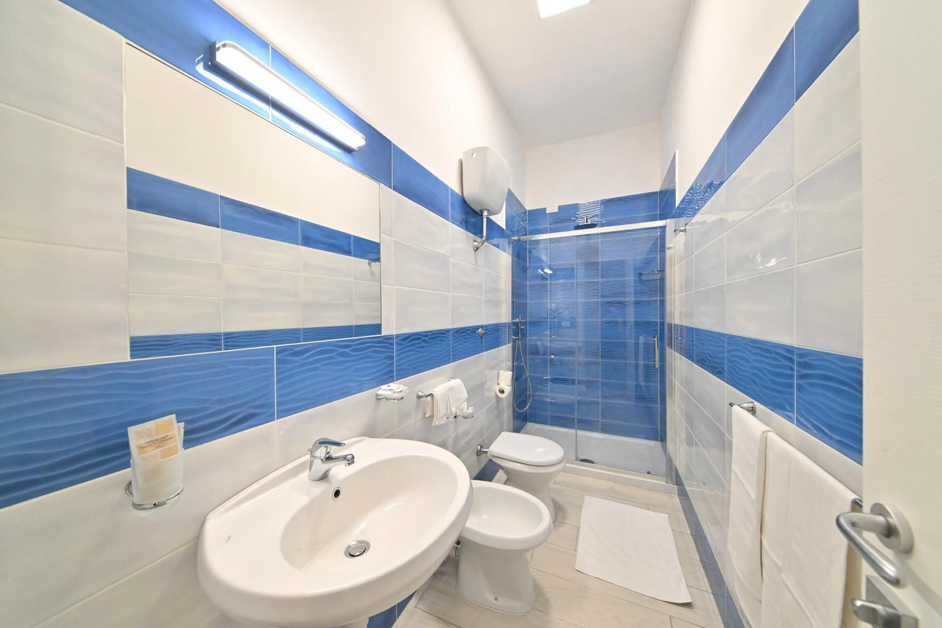 Bathroom in Albergo Atlantic