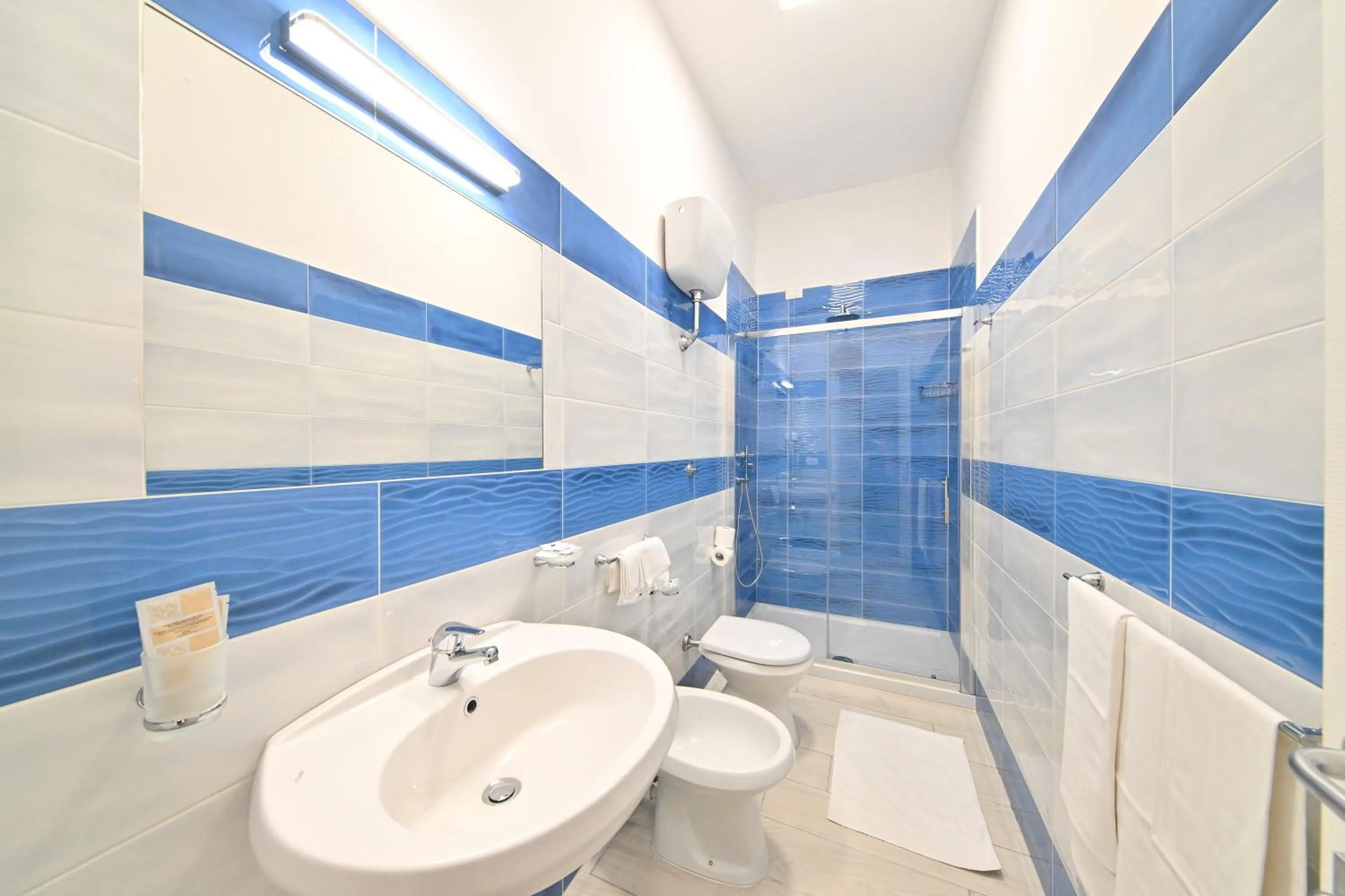 Bathroom in Albergo Atlantic