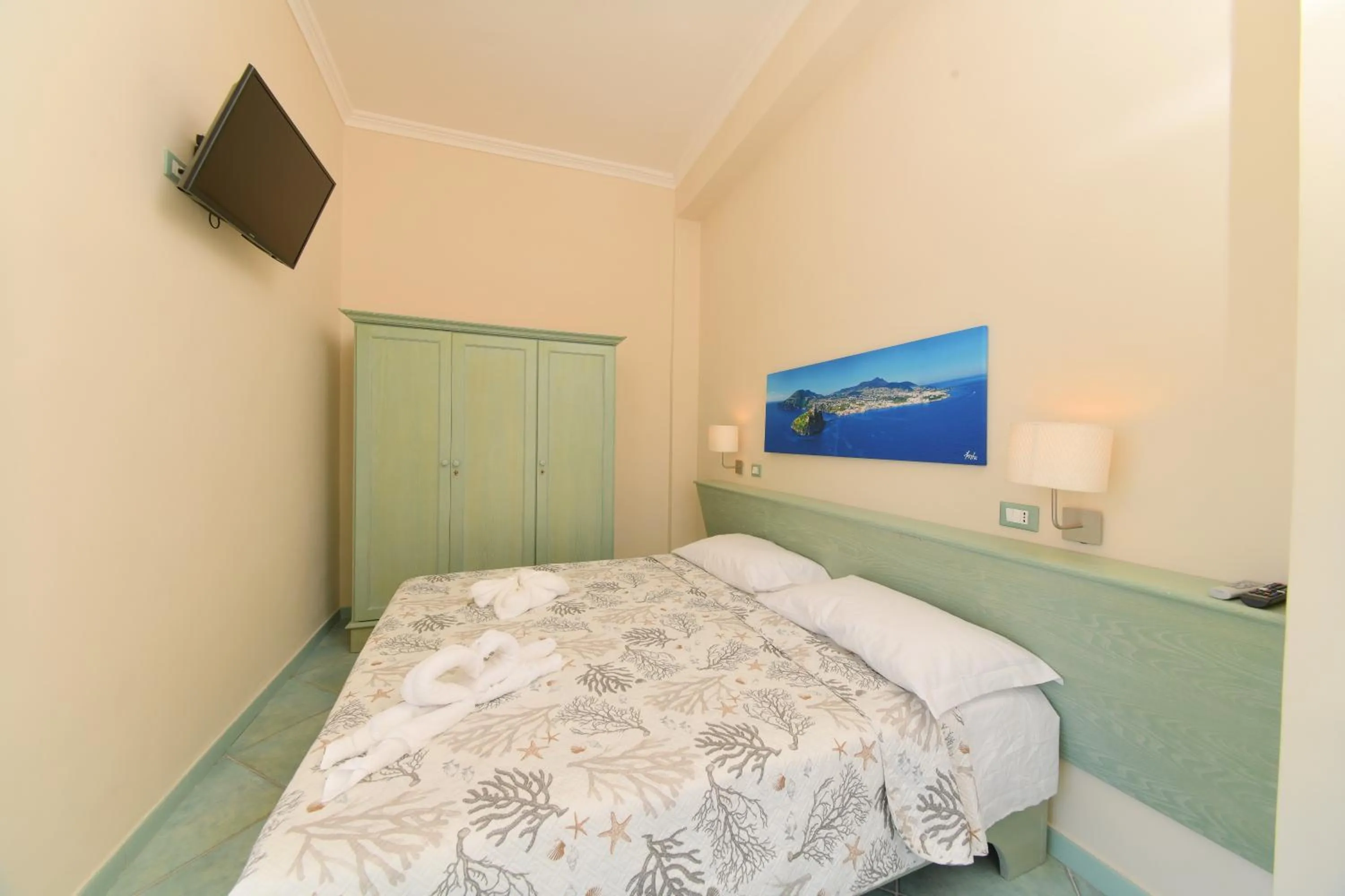 Photo of the whole room, Bed in Albergo Atlantic