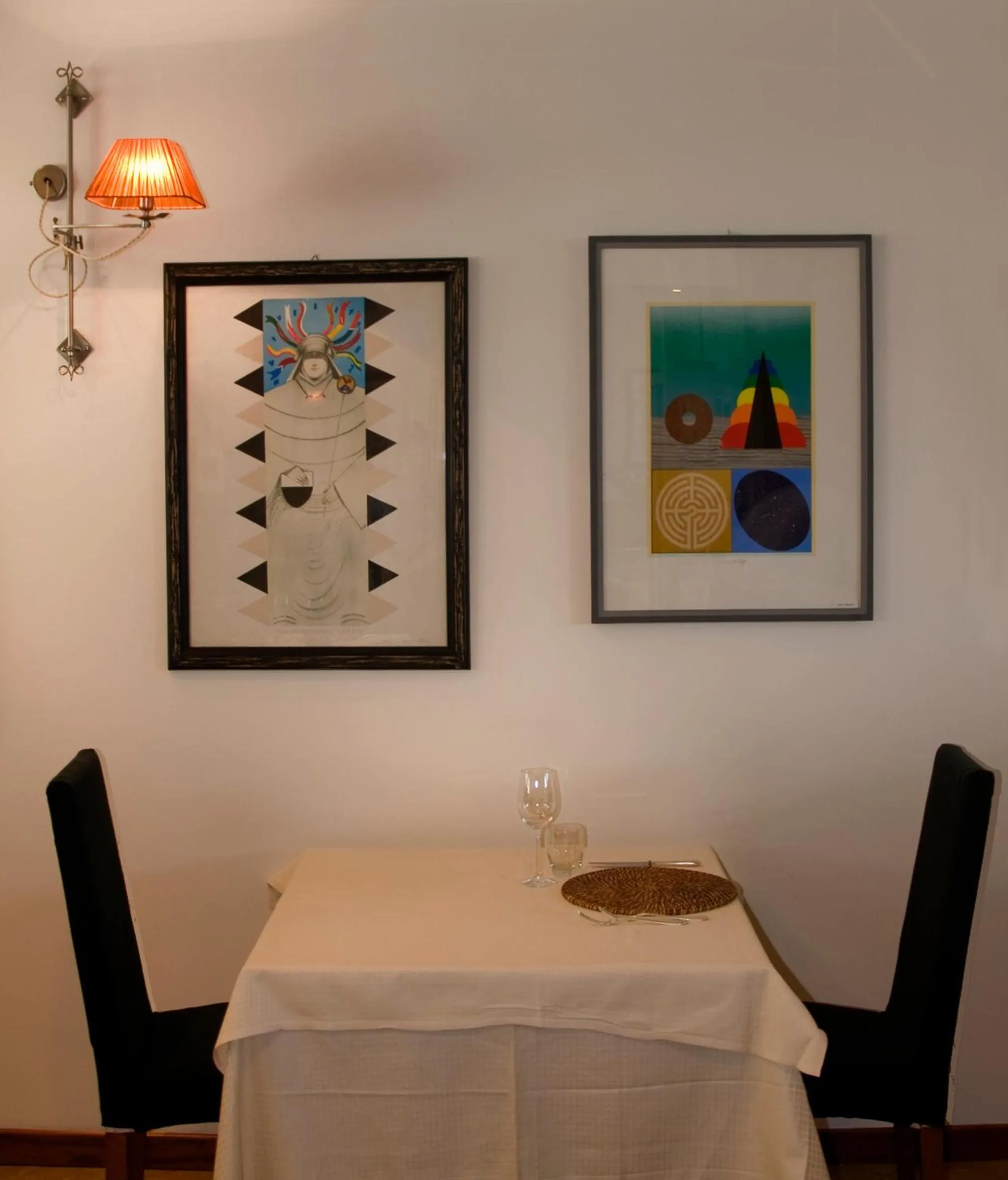 Restaurant/places to eat in Hotel Datini