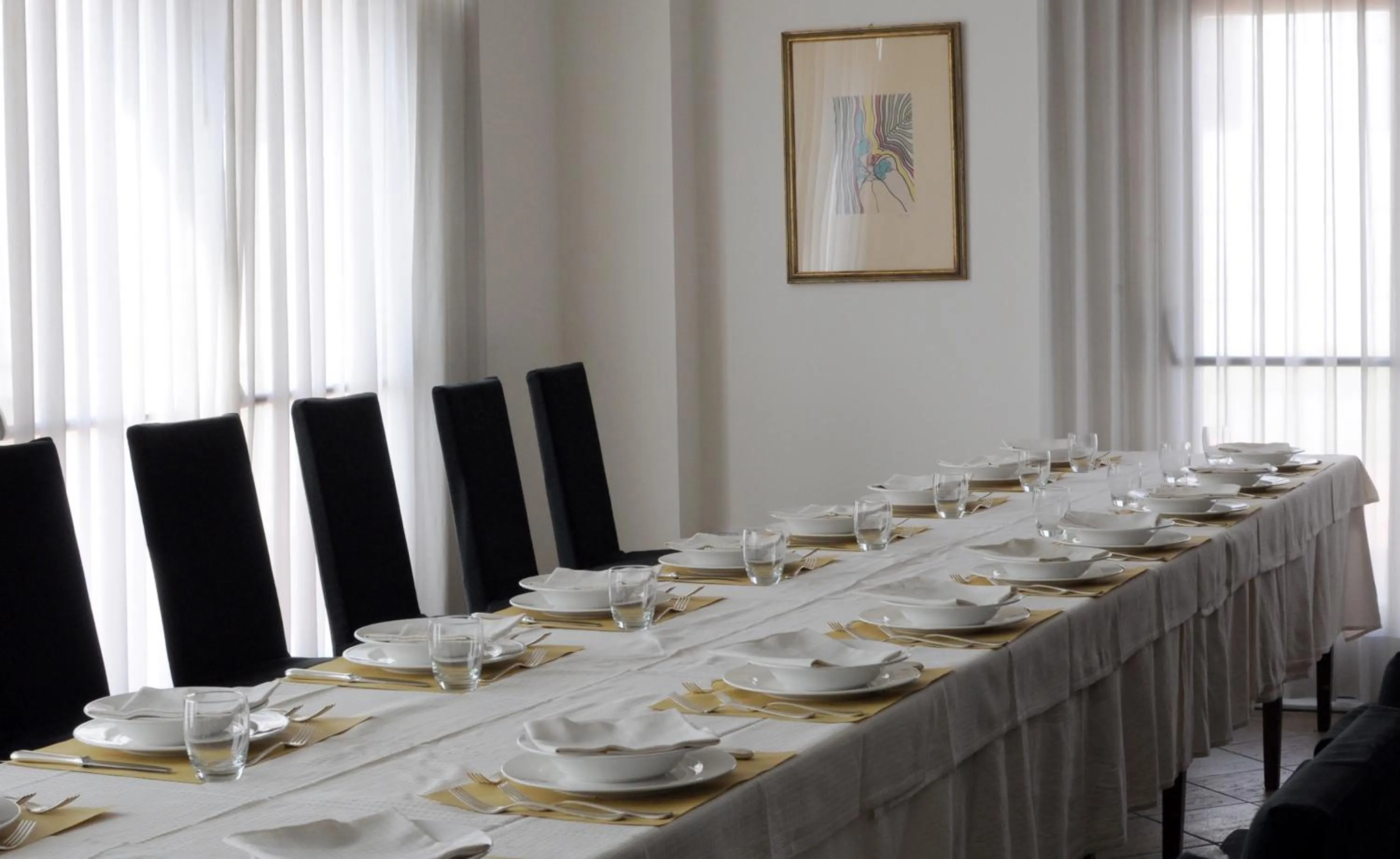 Restaurant/places to eat in Hotel Datini