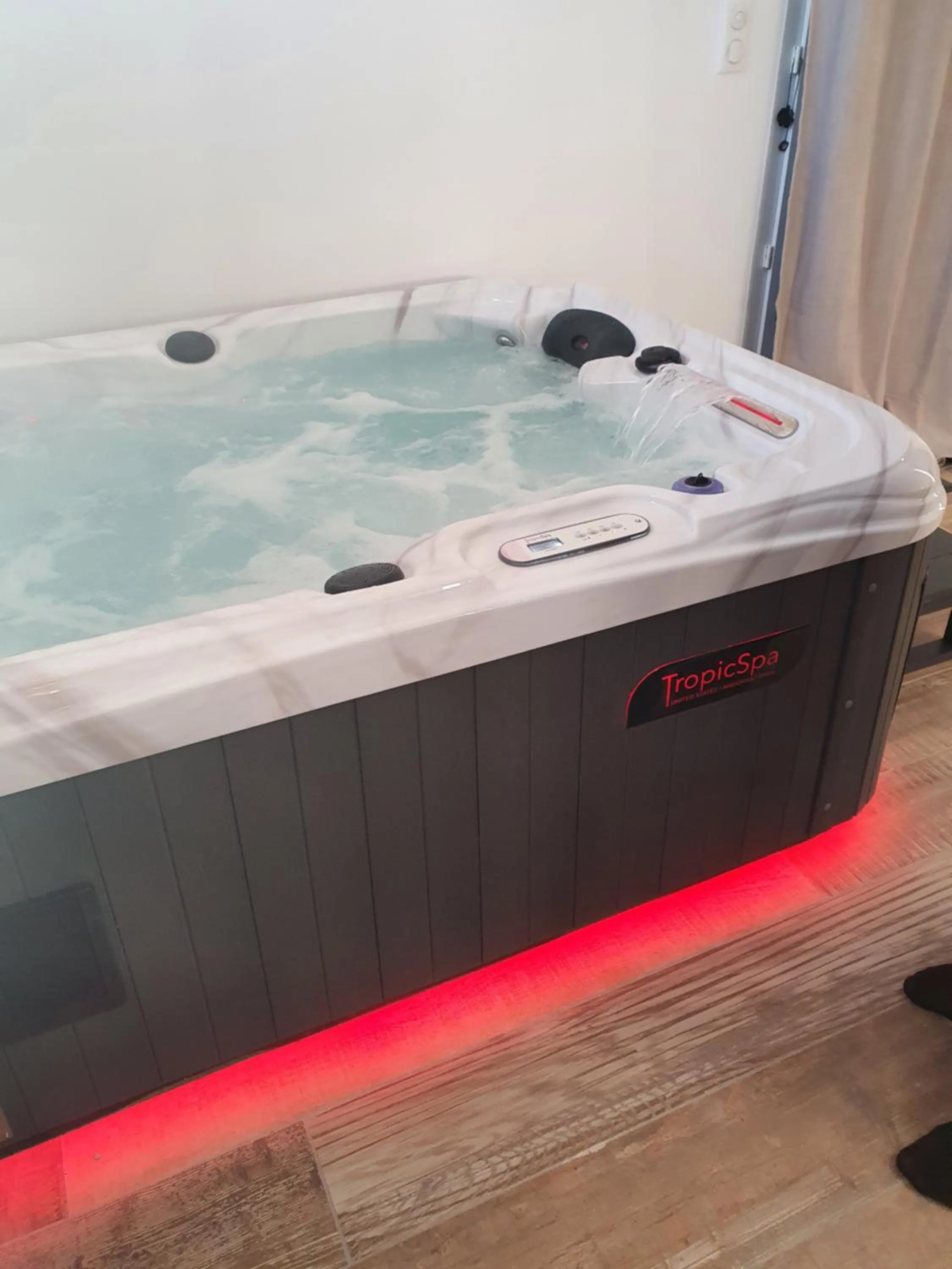 Hot Tub in Instant secret