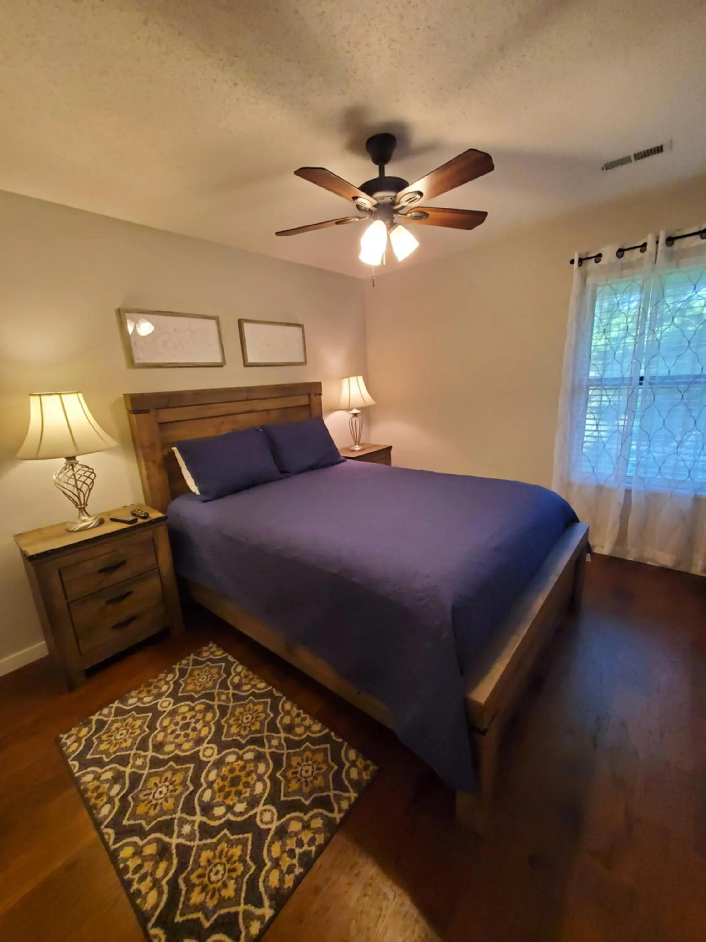 Bedroom, Bed in Treehouse Condos - Branson