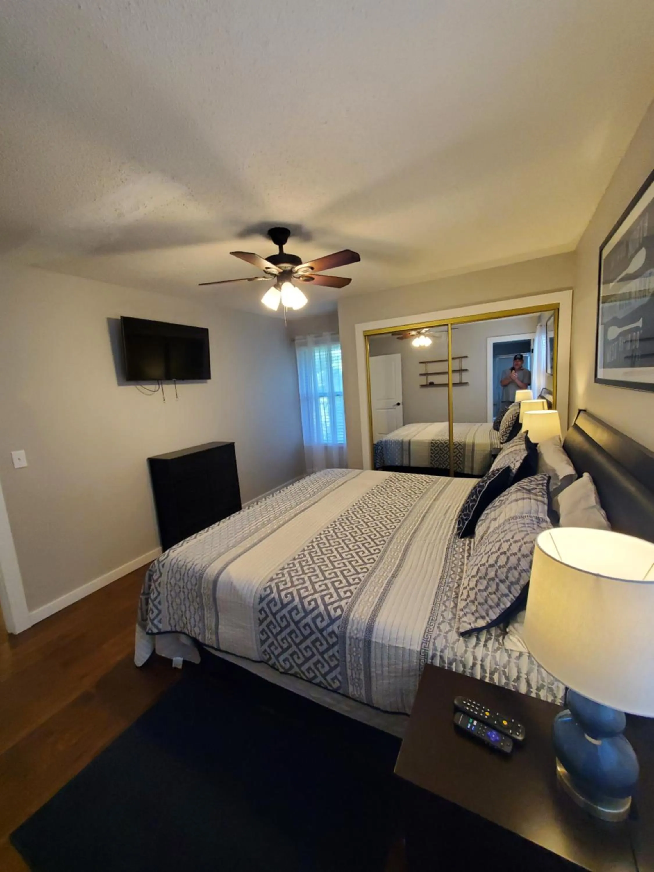 Bedroom, Bed in Treehouse Condos - Branson