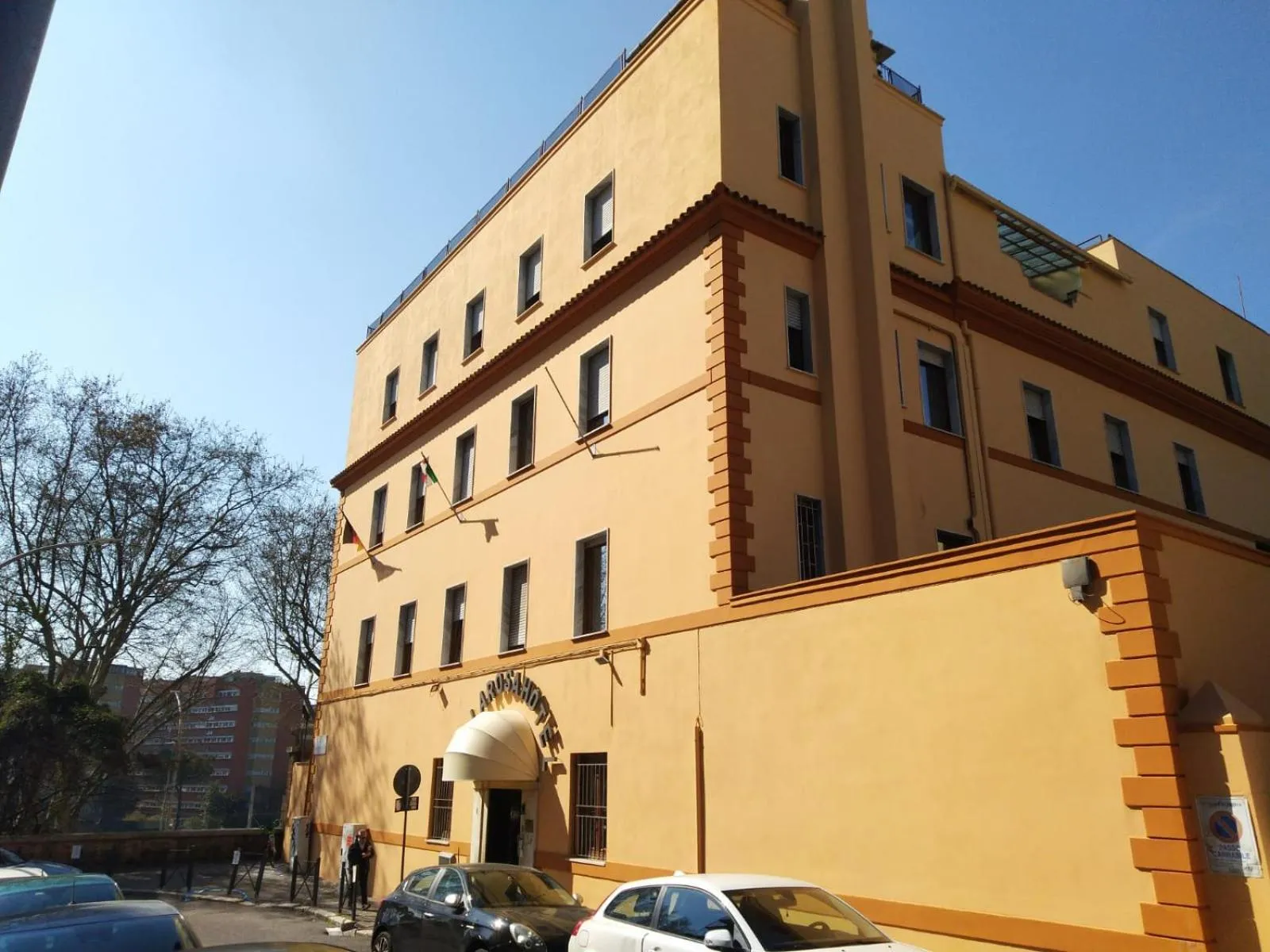 Property building in Hotel Villa Rosa