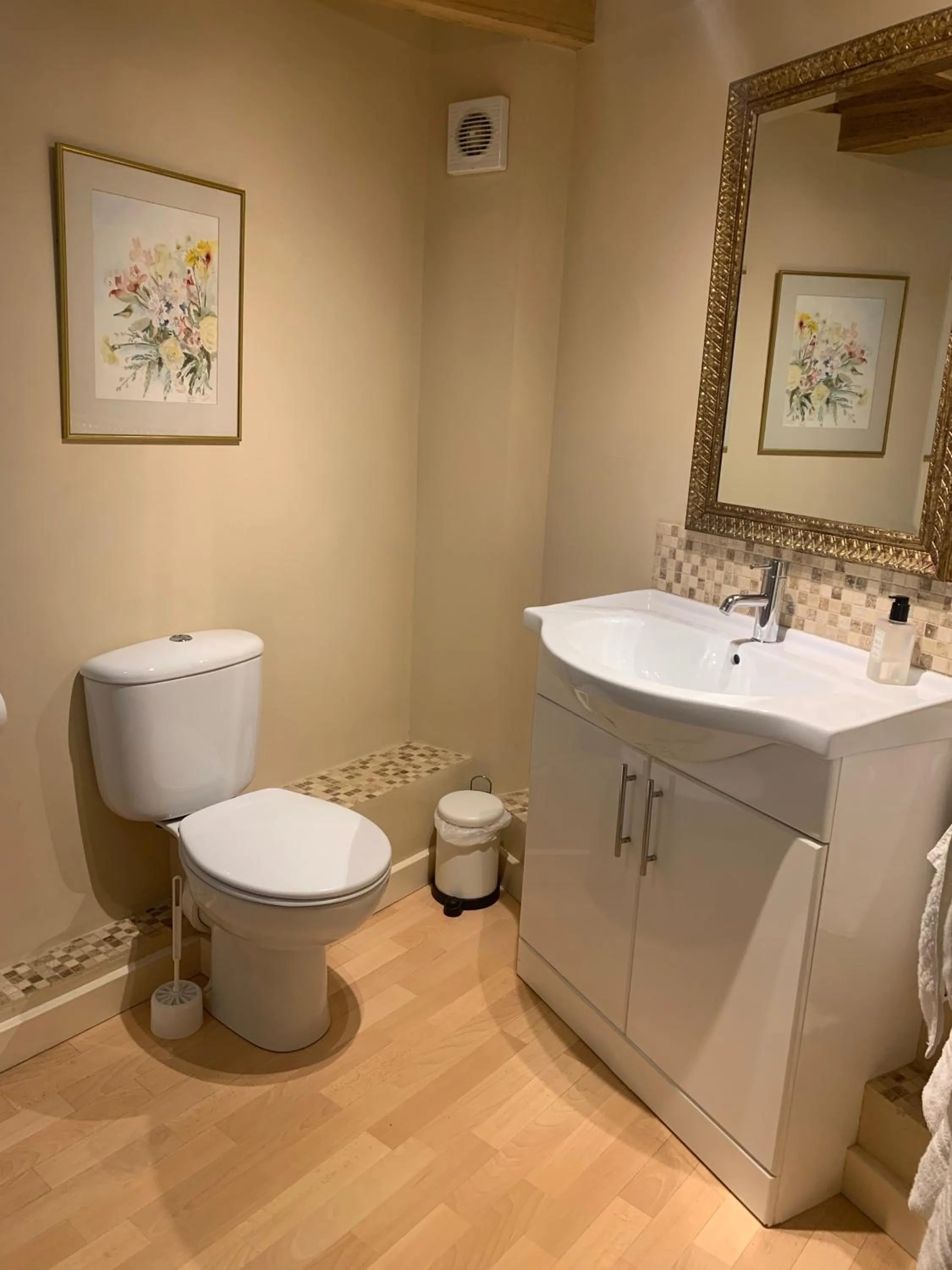 Bathroom in Fiddleback Farm