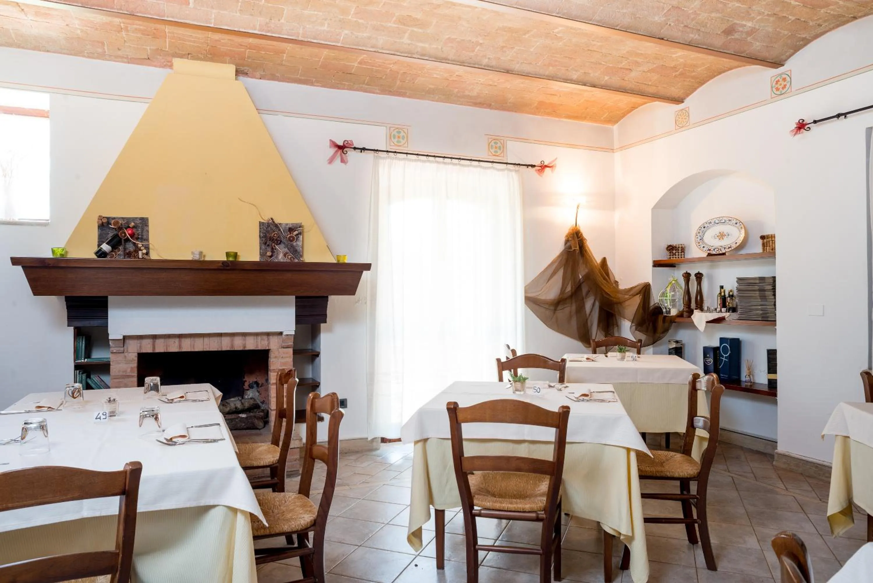 Restaurant/places to eat in Terra Umbra Hotel