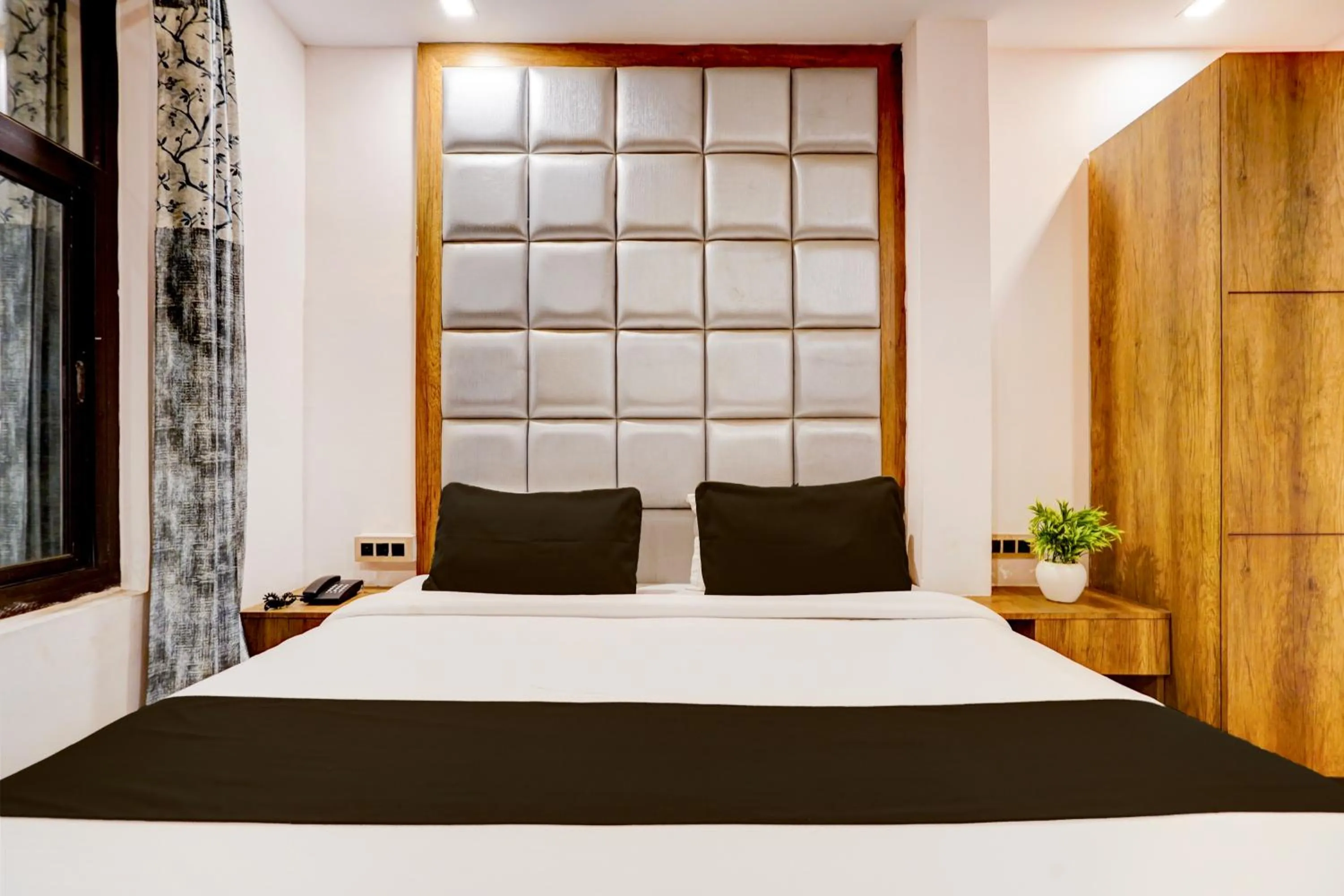 Photo of the whole room, Bed in Hotel O Haridwar Near Shanti Kunj