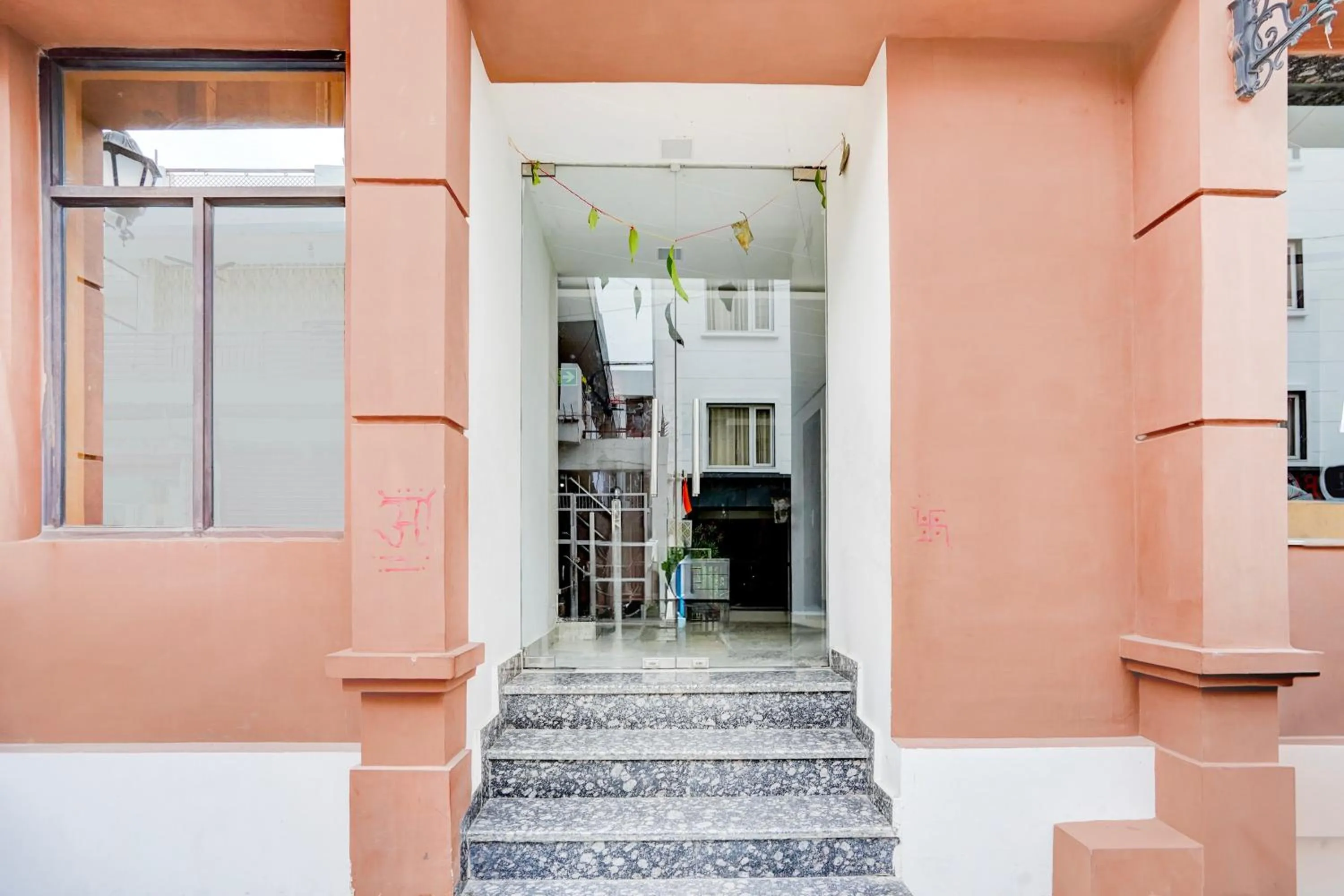 Facade/entrance in Hotel O Haridwar Near Shanti Kunj