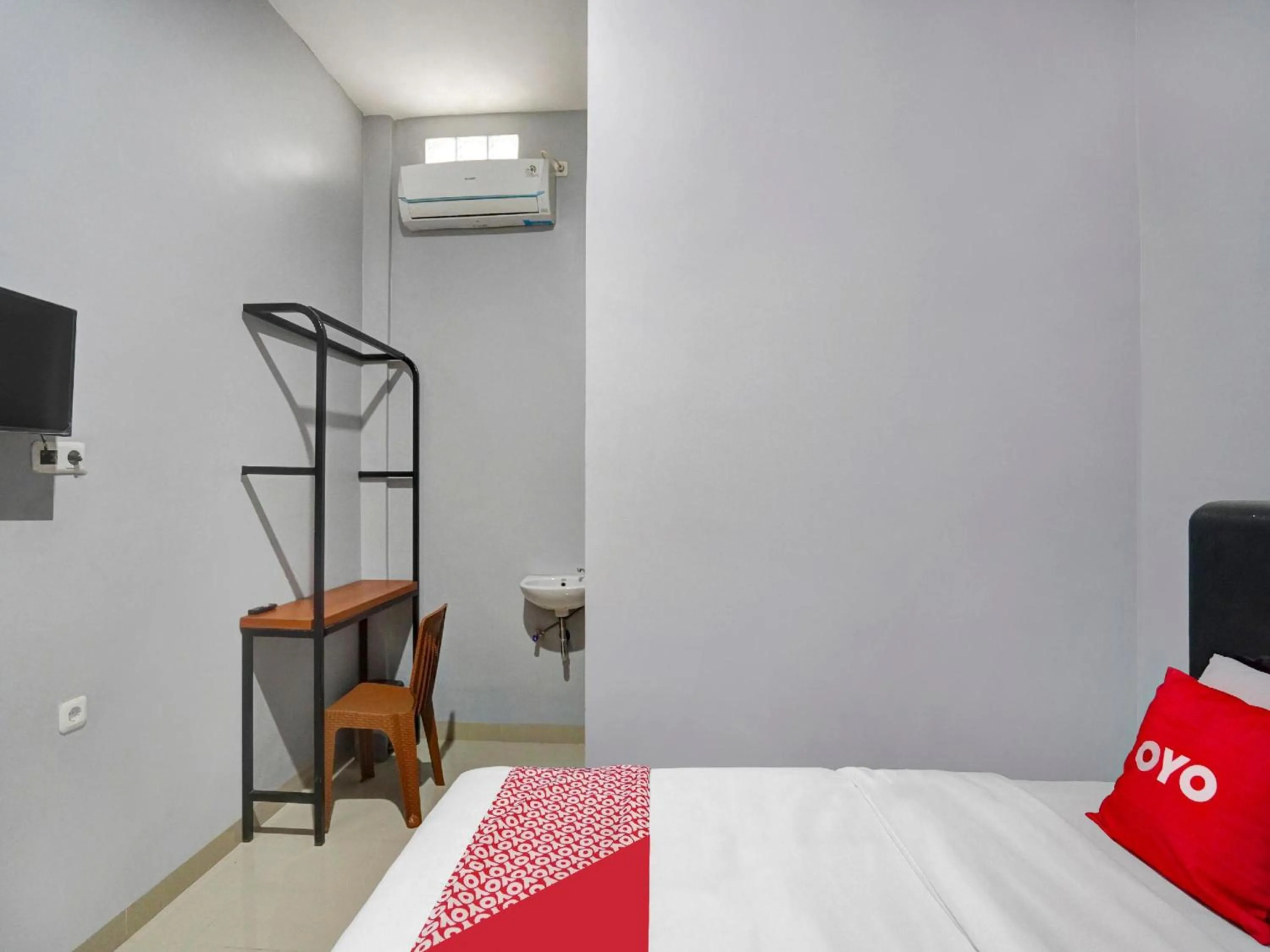 Bedroom, Bed in Hotel O Beda Arga Near Rs Royal Prima Ayahanda