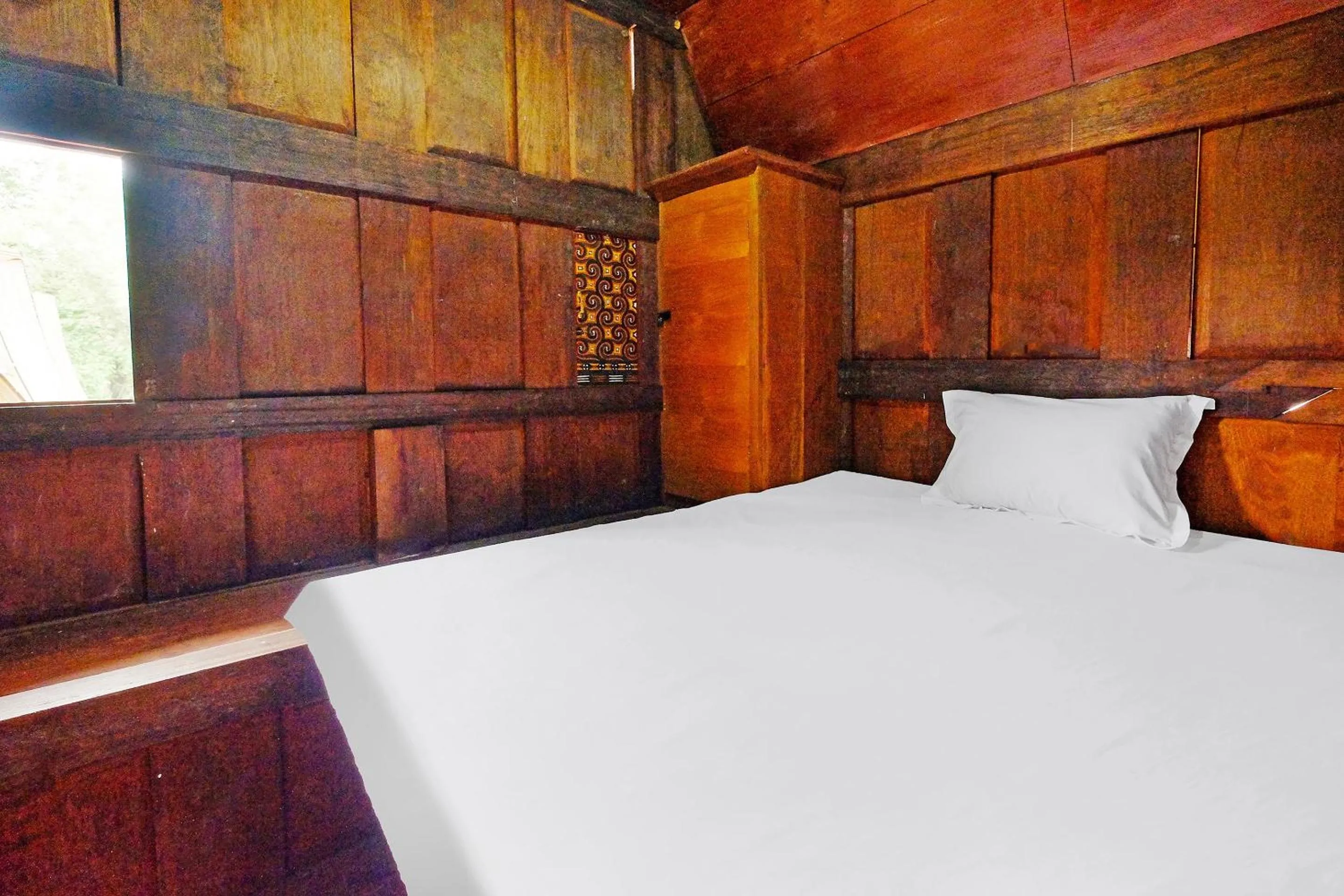 Bedroom, Bed in Hotel O Tatto Bara Homestay Near Tongkonan Payung Pangden