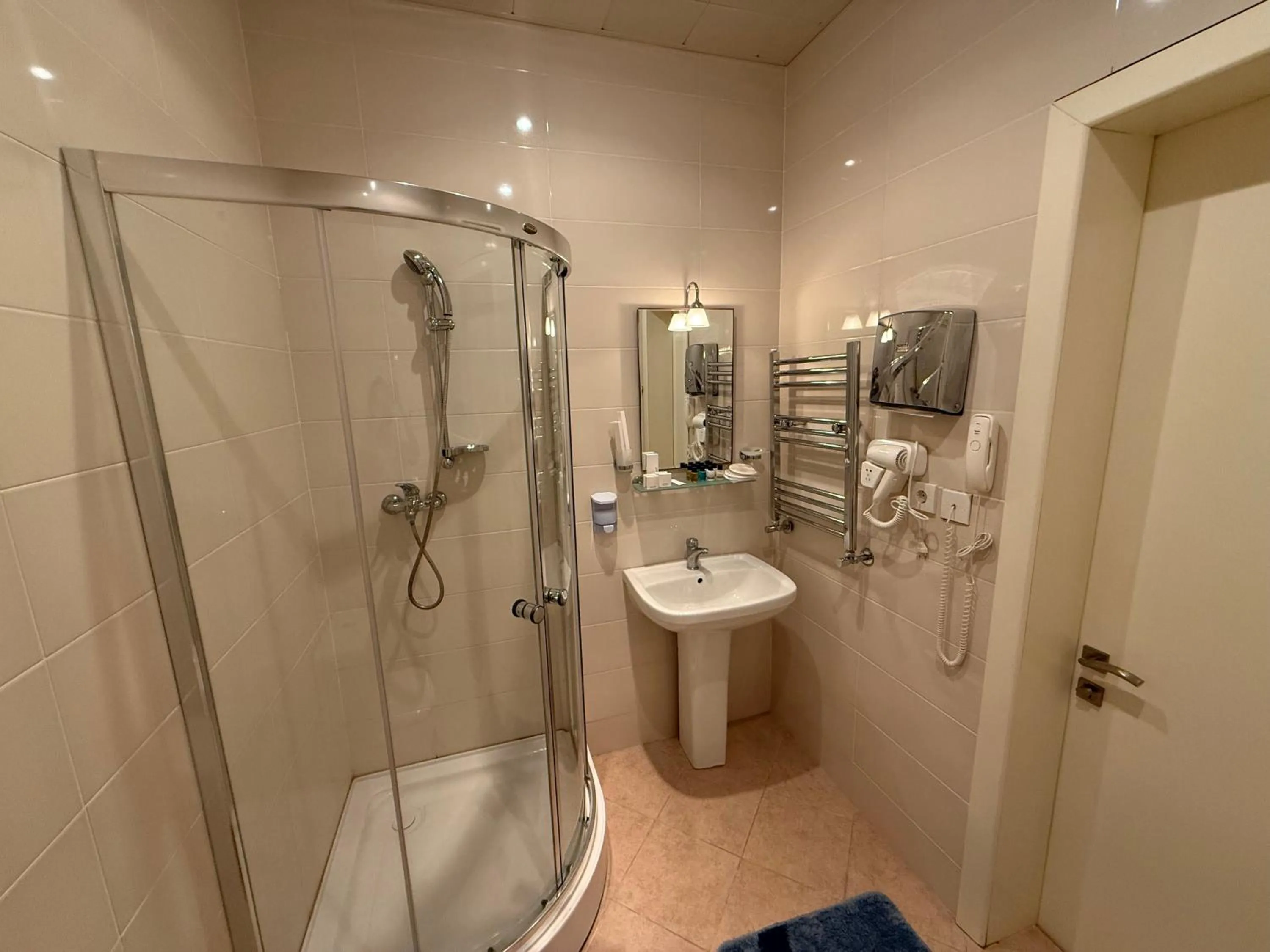 Shower in Chukhur Gabala Museum Hotel